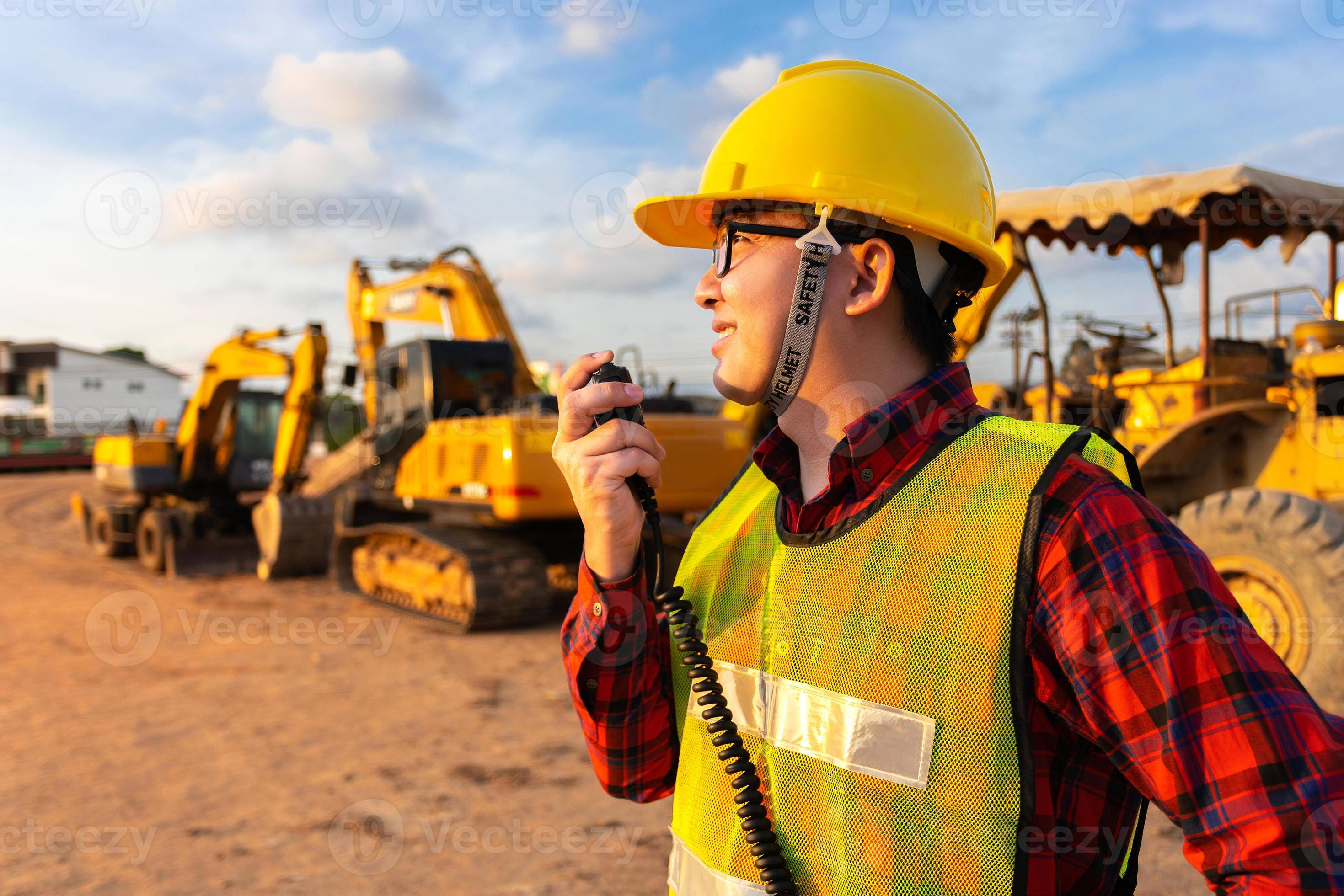 civil engineer, walkie talkie, yellow hard hat, 2K Desktop Wallpaper