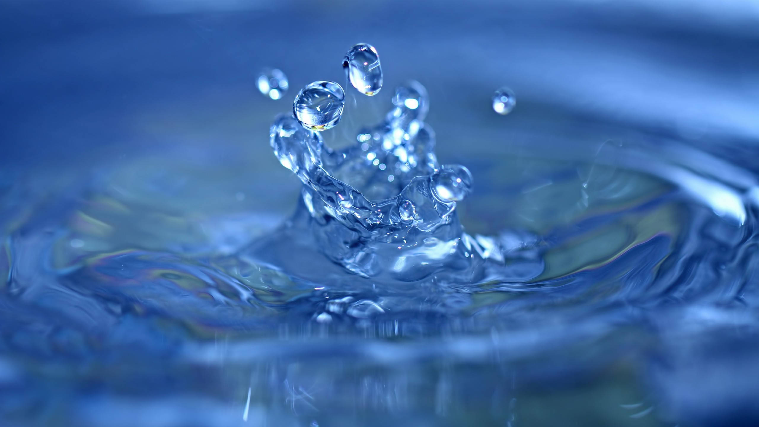 cool 3d water, wavy splash, crystal clear water droplet, 2K Desktop Wallpaper