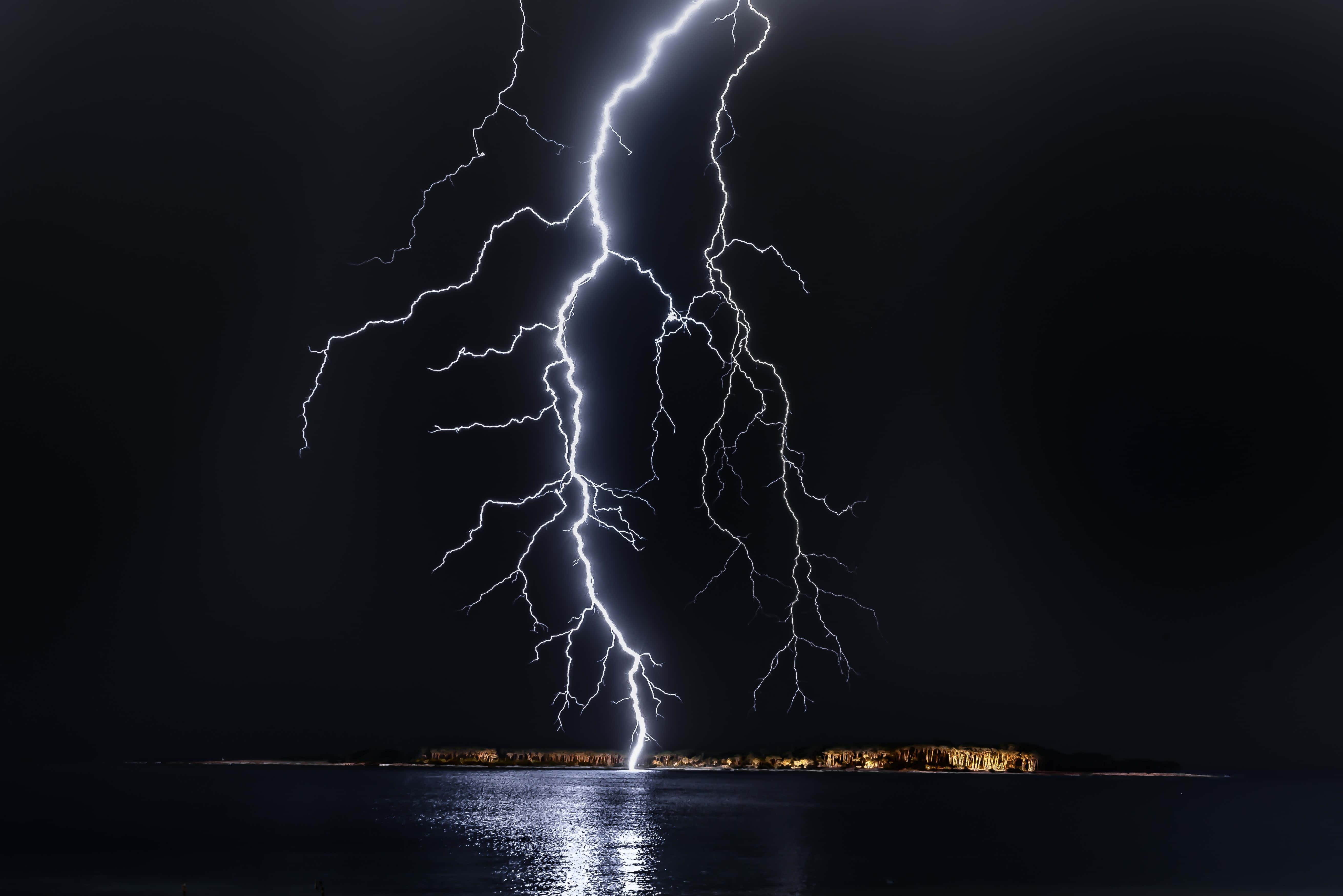 4K Ultra HD, lightning, water, 5K Desktop Wallpaper