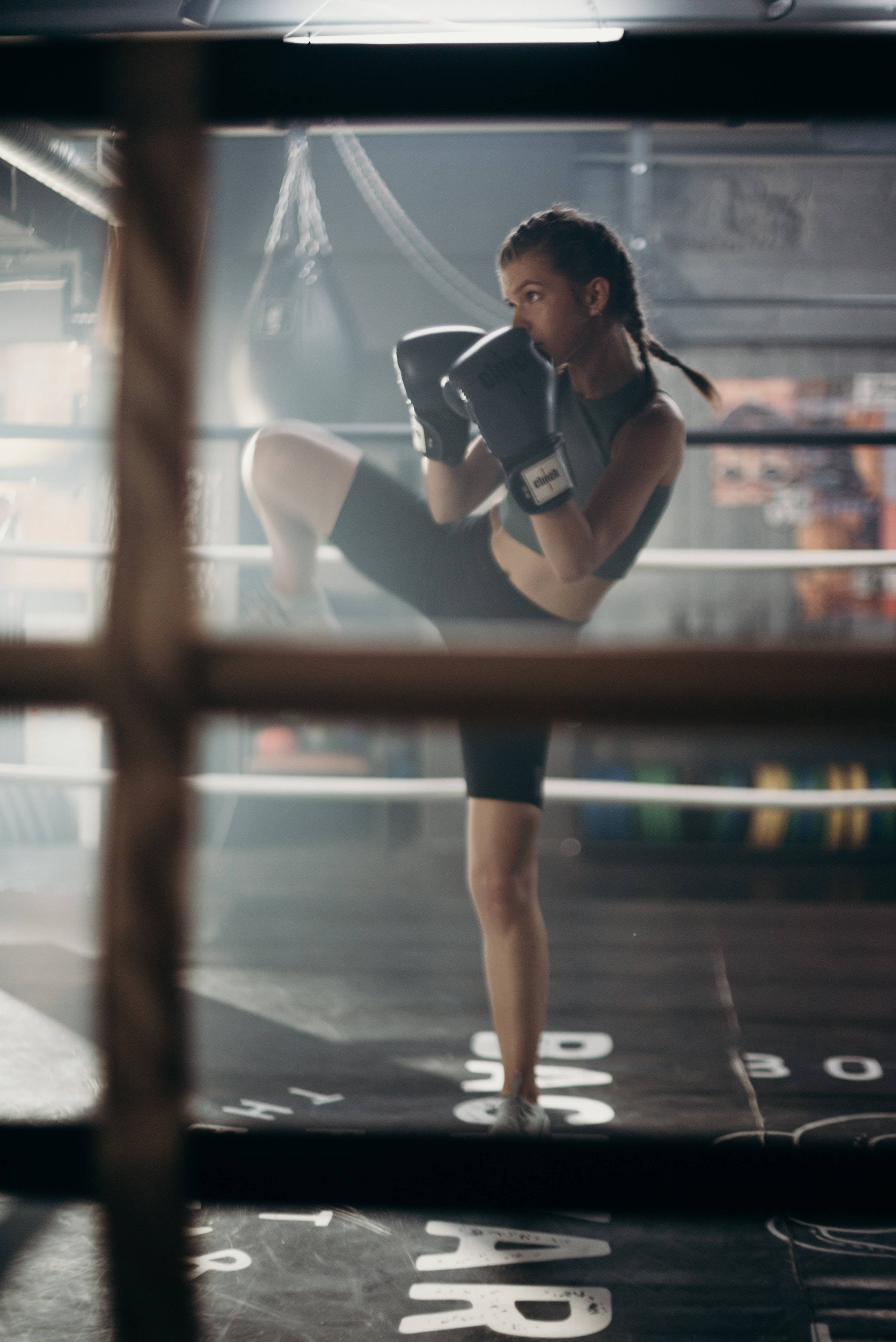 Cool Boxing, smoky gym ring, ropes, 4K Phone Wallpaper