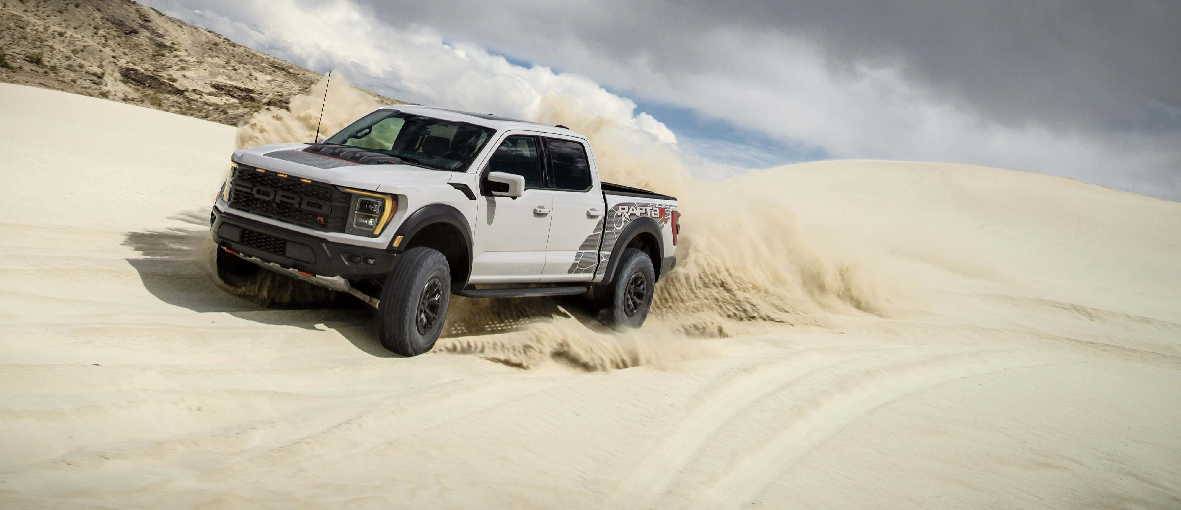 2023 Ford F-150 Raptor R, white, desert dune, 4K Desktop Wallpaper