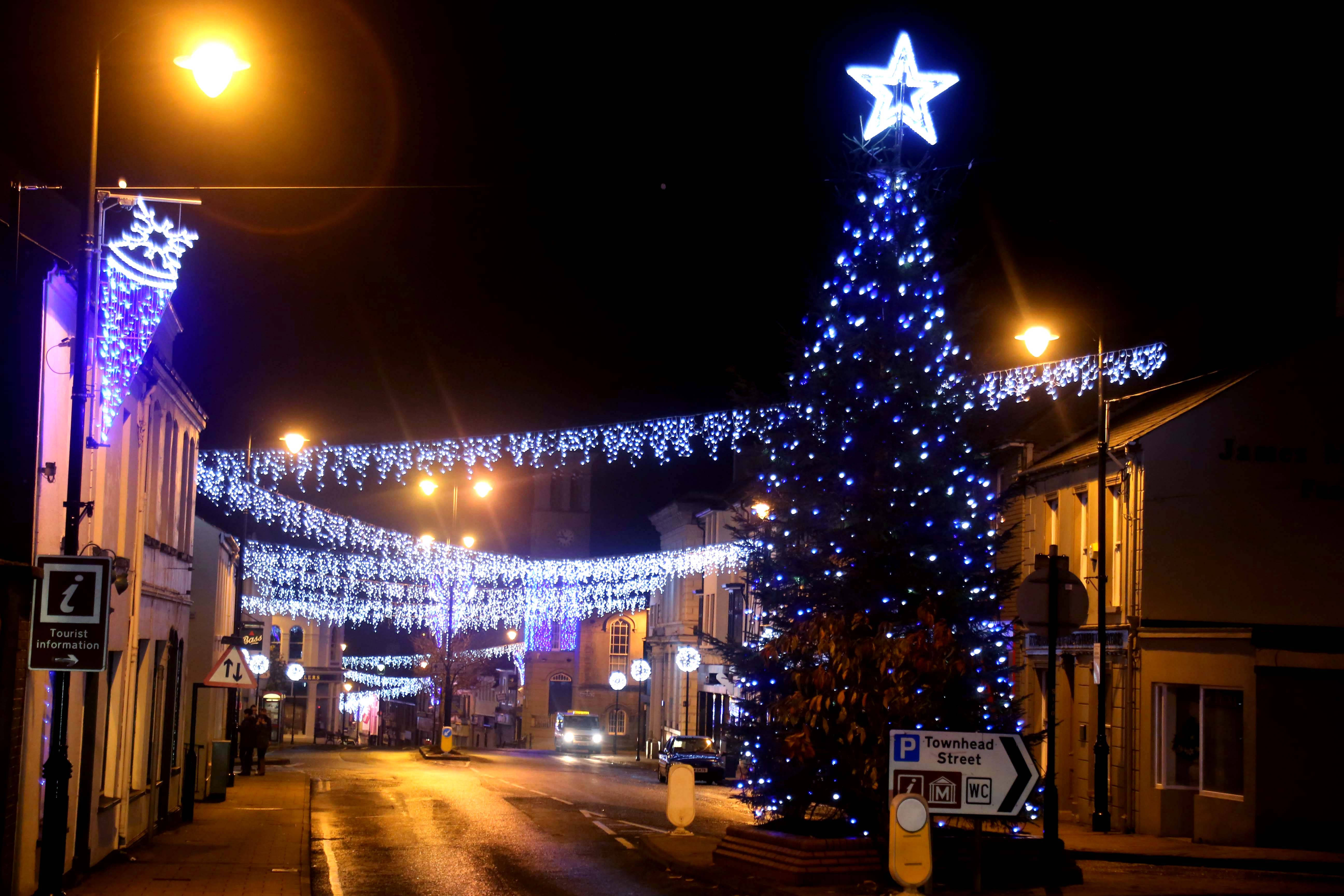 Cool Blue Outdoor Christmas Desktop, blue lights, star, 5K Desktop Wallpaper