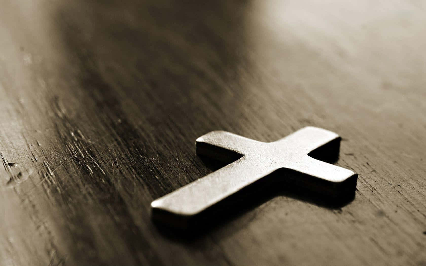 Cool Cross, metallic cross, weathered wooden surface, HD Desktop Wallpaper