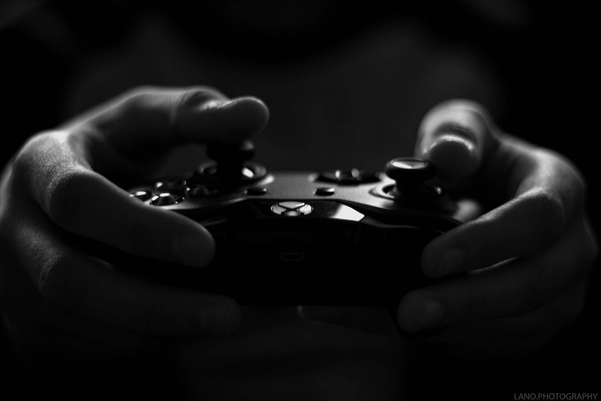 monochrome, black and white photo, hands gripping a video game controller, Full HD Desktop Wallpaper