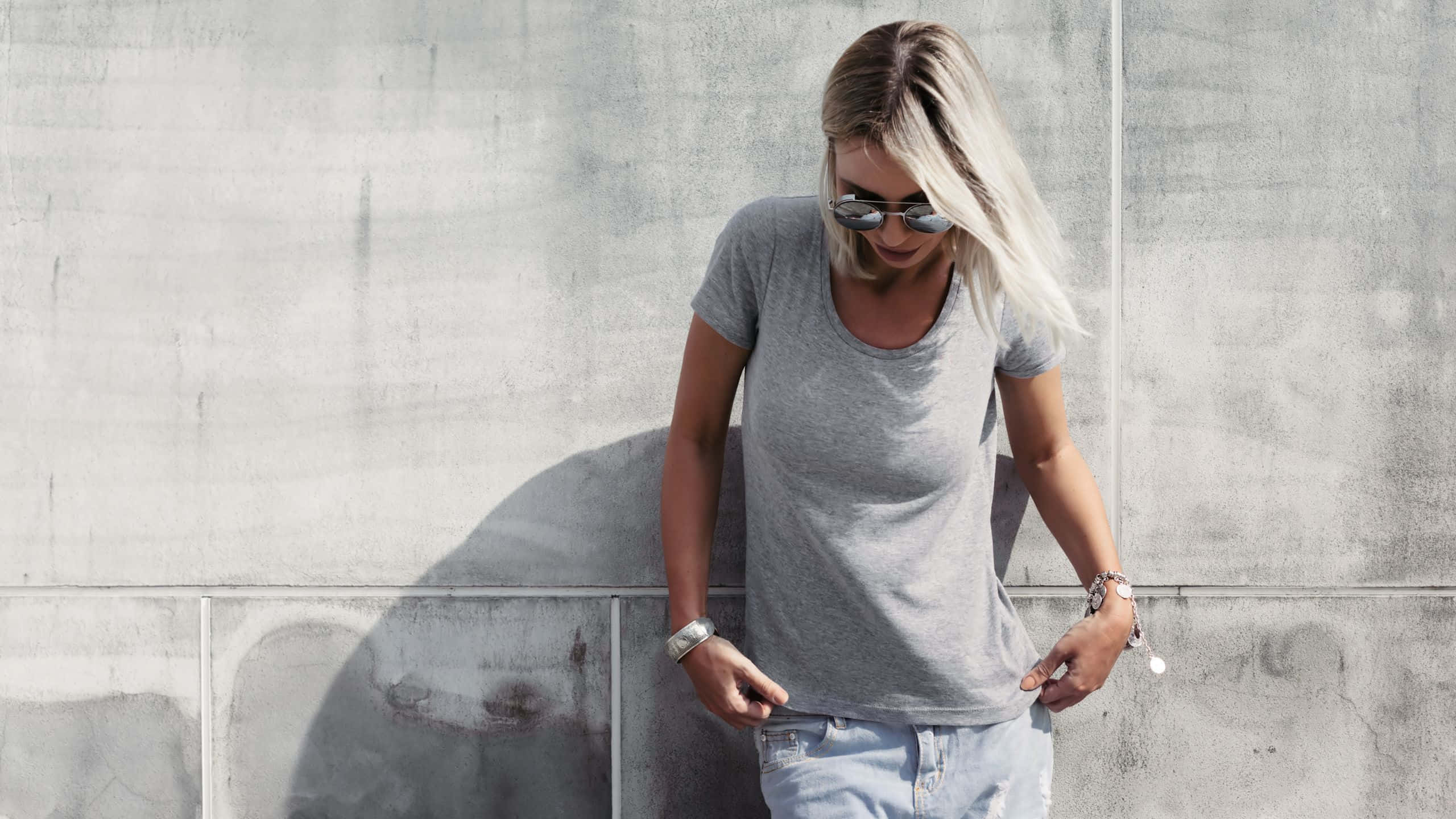 Cool Gray, blonde woman, sunglasses, 2K Desktop Wallpaper