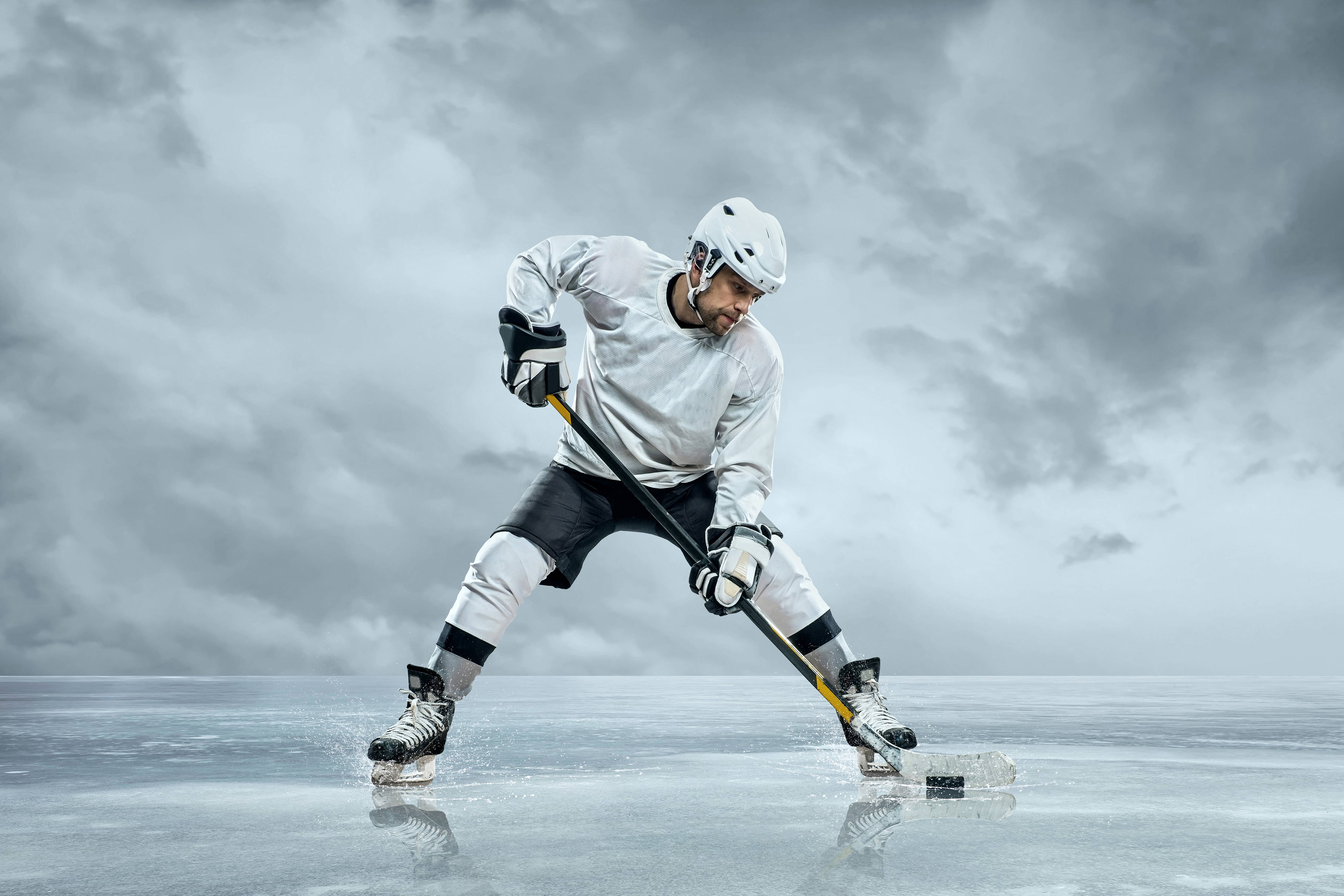 hockey player, white gear, ice, 4K Desktop Wallpaper