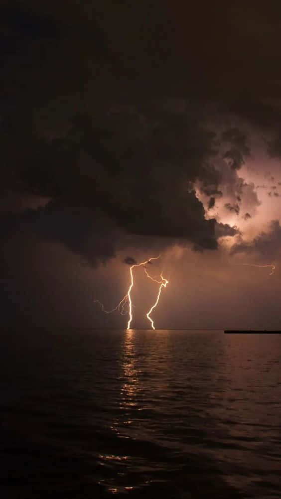 Cool Lightning, ocean, night, SD Phone Wallpaper