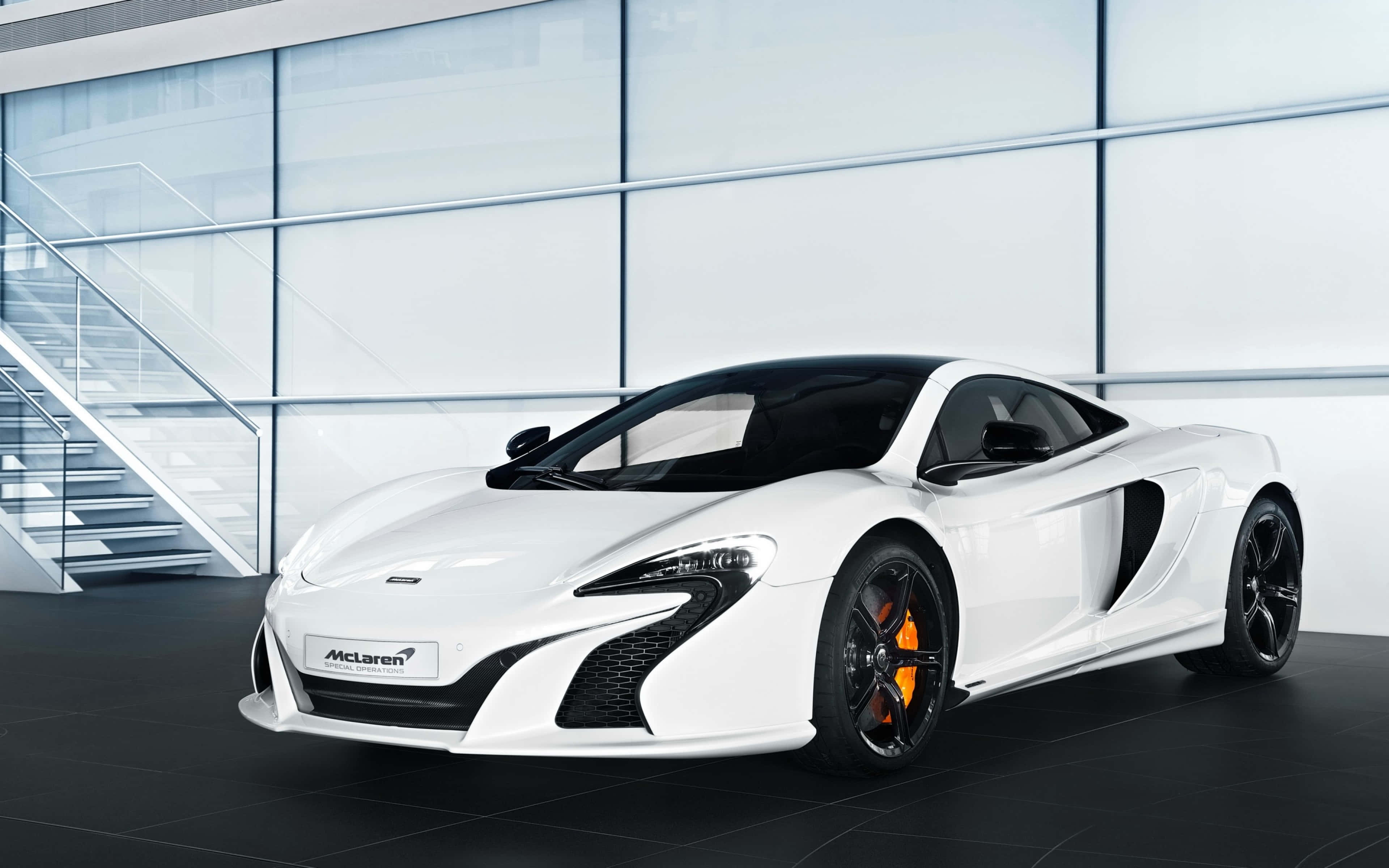 McLaren, white, black accents, 4K Desktop Wallpaper