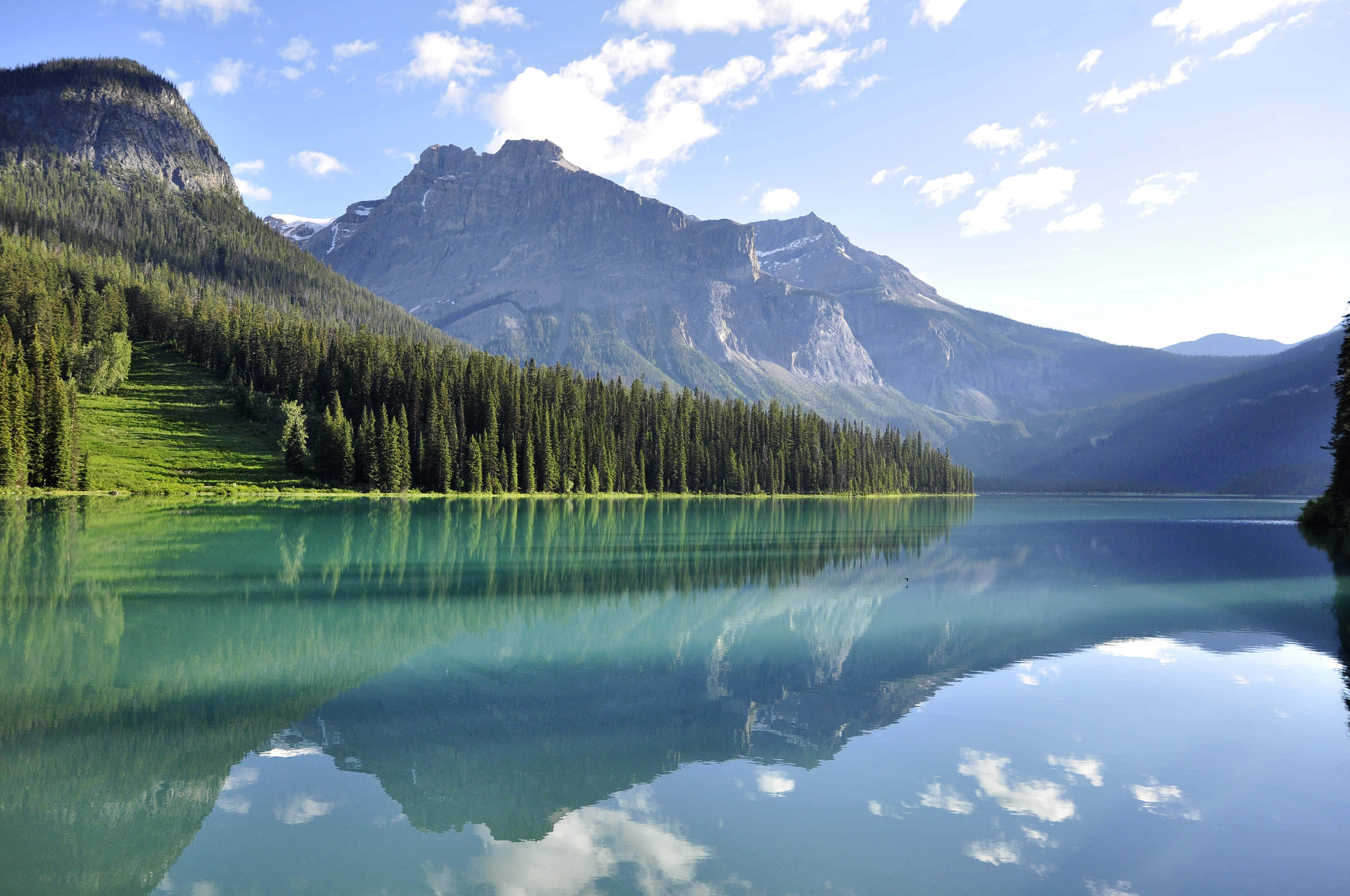 alpine lake, snow-capped mountains, fluffy clouds, 2K Desktop Wallpaper
