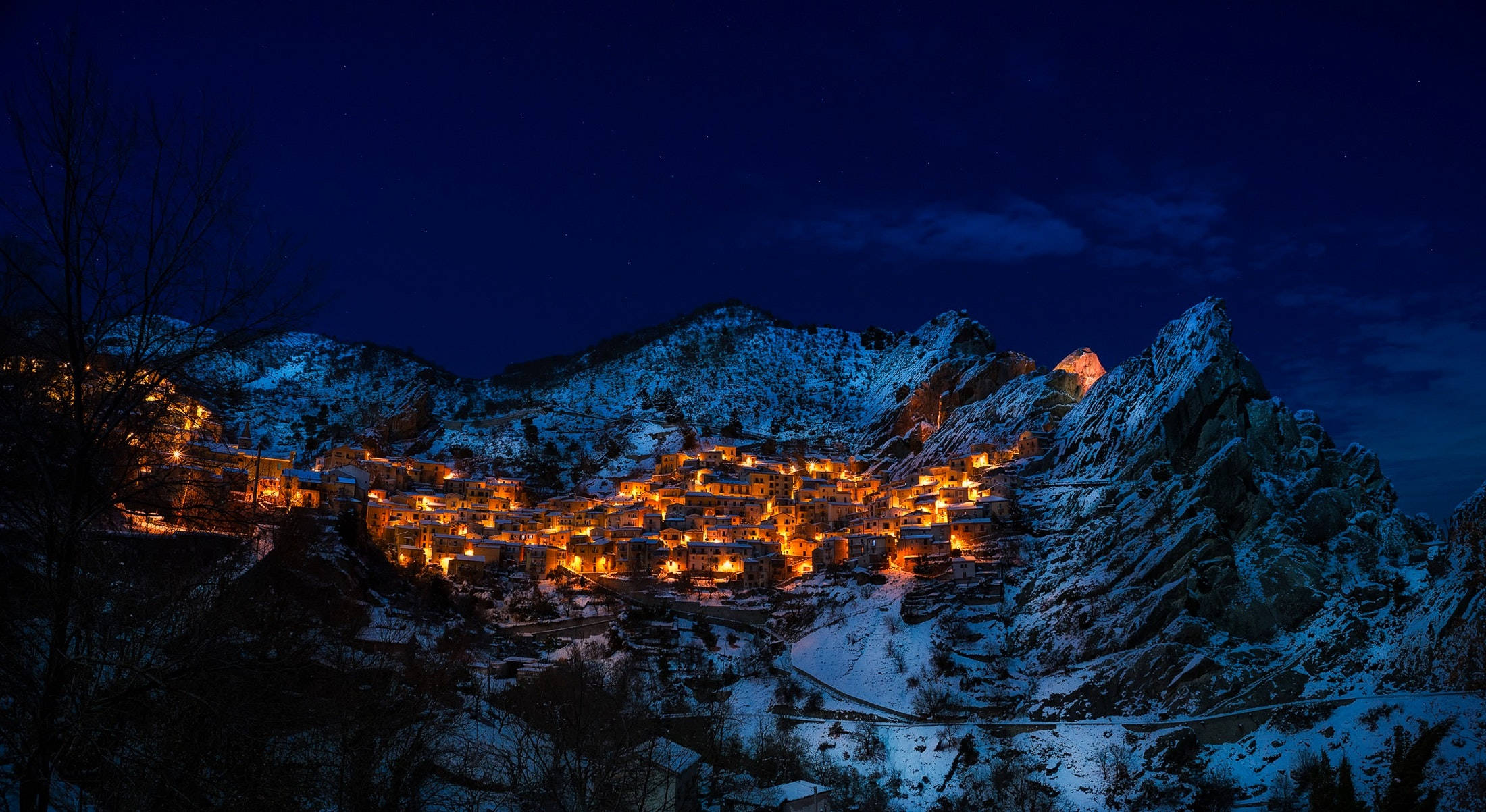 Cool Winter, snow-covered mountain village, starry night sky, Full HD Desktop Wallpaper