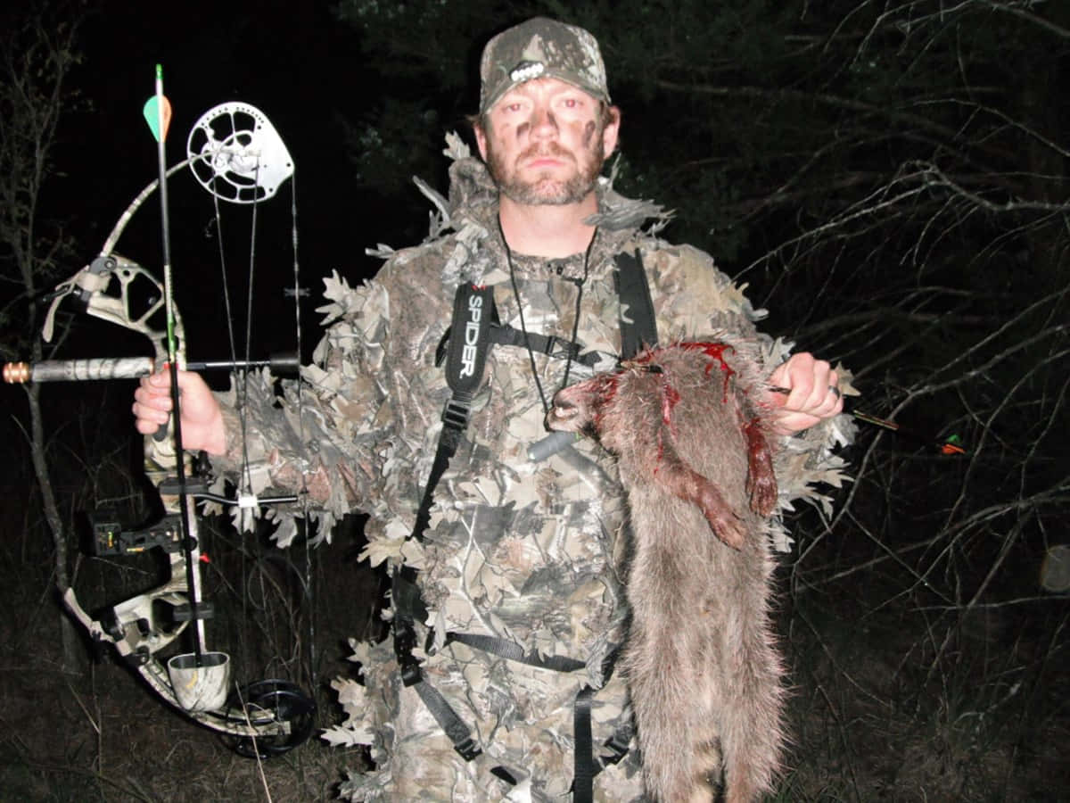 Coon Hunting, bow hunter, full camouflage gear, SD Desktop Wallpaper