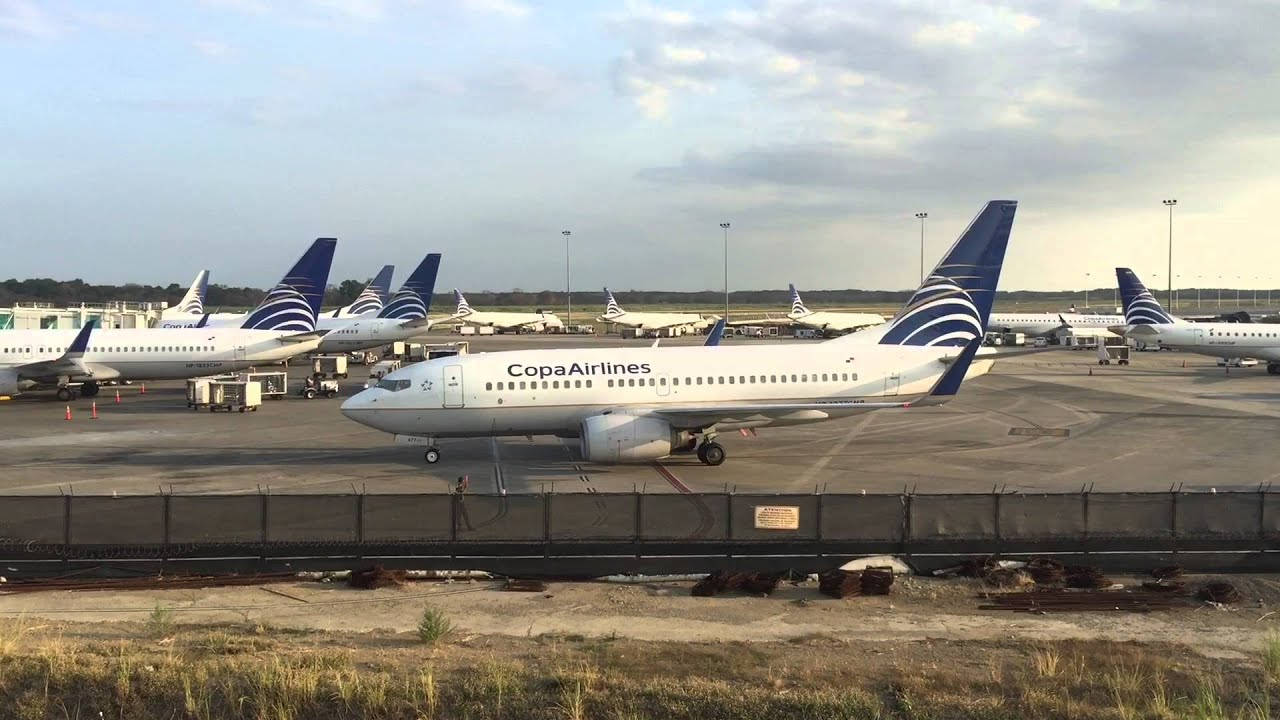 Copa Airlines, airport tarmac, cloudy sky, HD Desktop Wallpaper