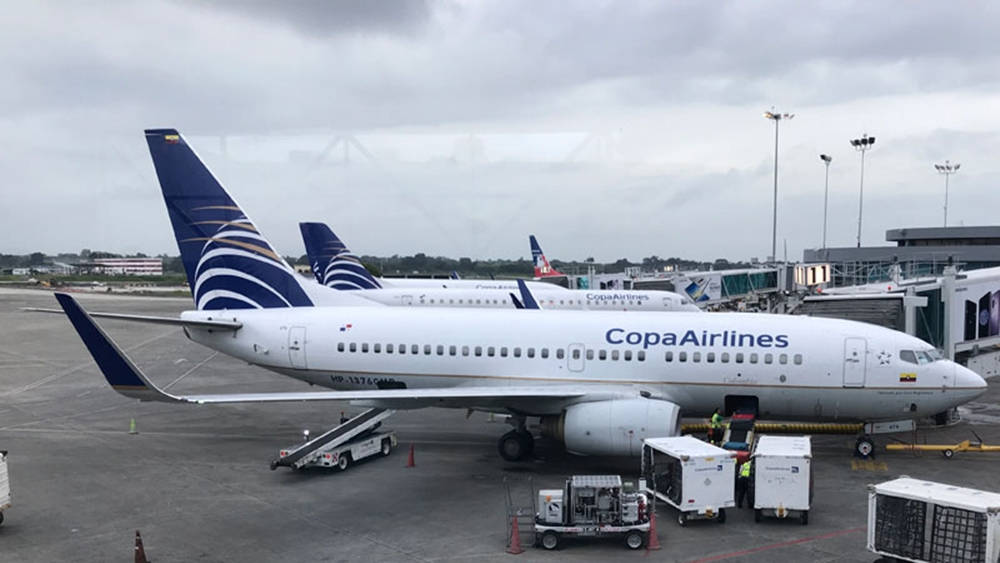 Copa Airlines, airplane, airport gates, SD Desktop Wallpaper