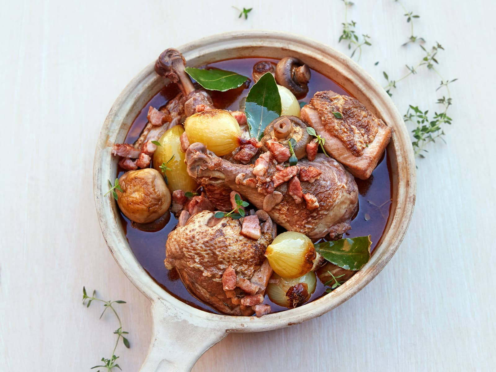 Coq Au Vin, rustic ceramic pot, braised duck legs, HD Desktop Wallpaper