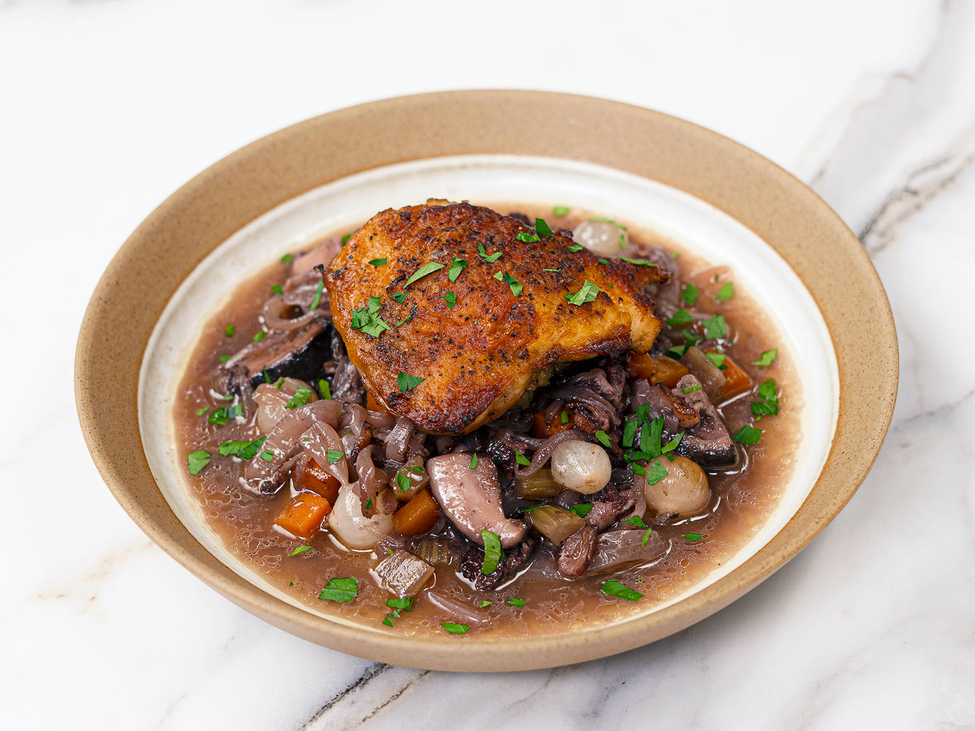 Coq au Vin, rich brown stew, seared chicken, Full HD Desktop Wallpaper