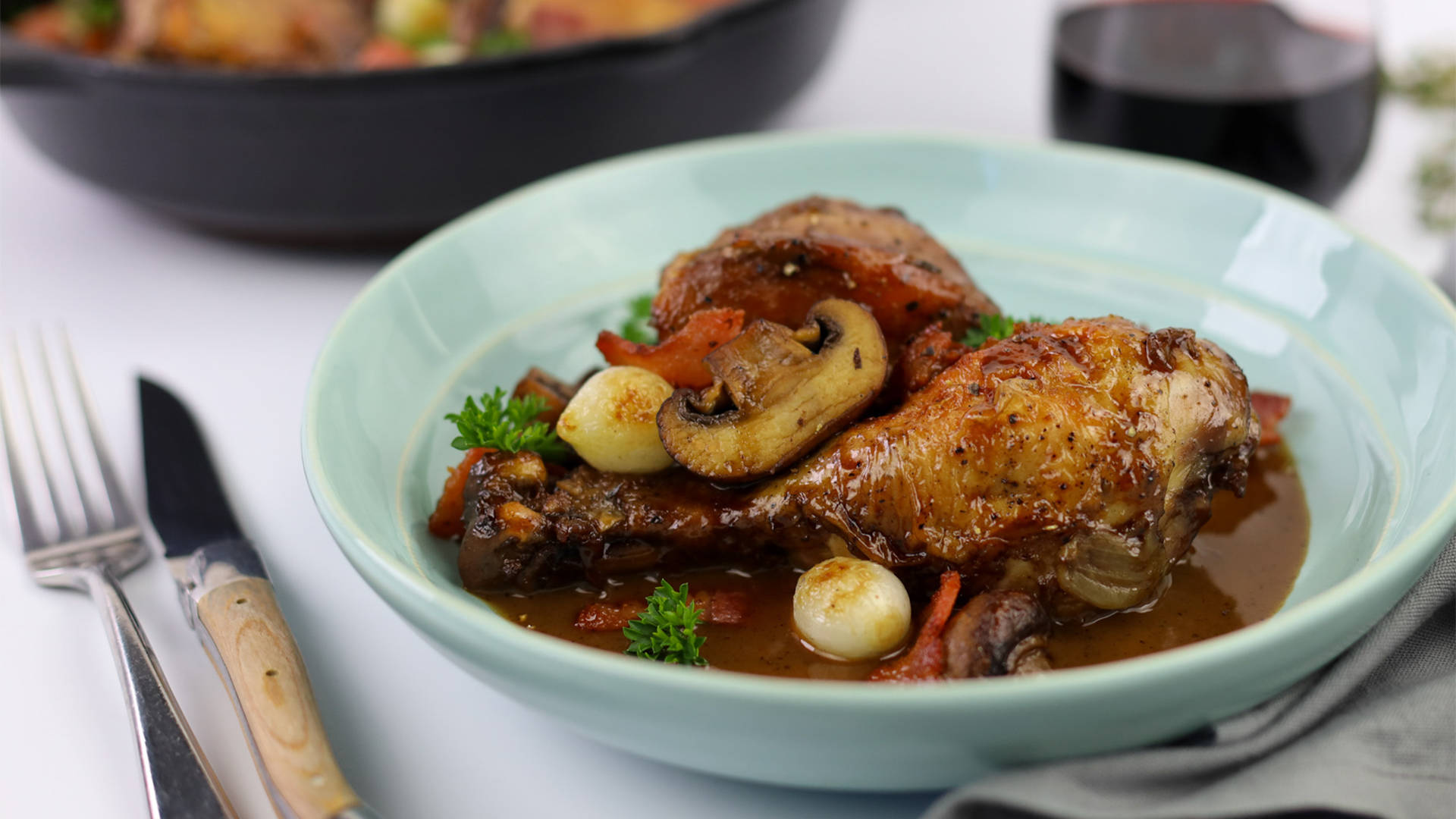 Coq Au Vin, ceramic plate, chicken thighs, Full HD Desktop Wallpaper