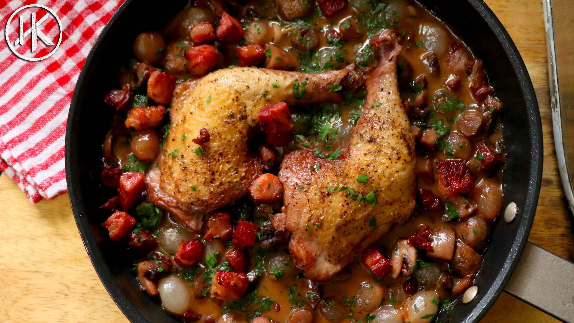 Coq Au Vin, black skillet, golden roasted chicken legs, Full HD Desktop Wallpaper