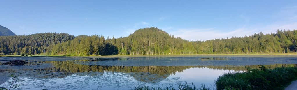 Coquitlam, lake, forested hill, SD Desktop Wallpaper