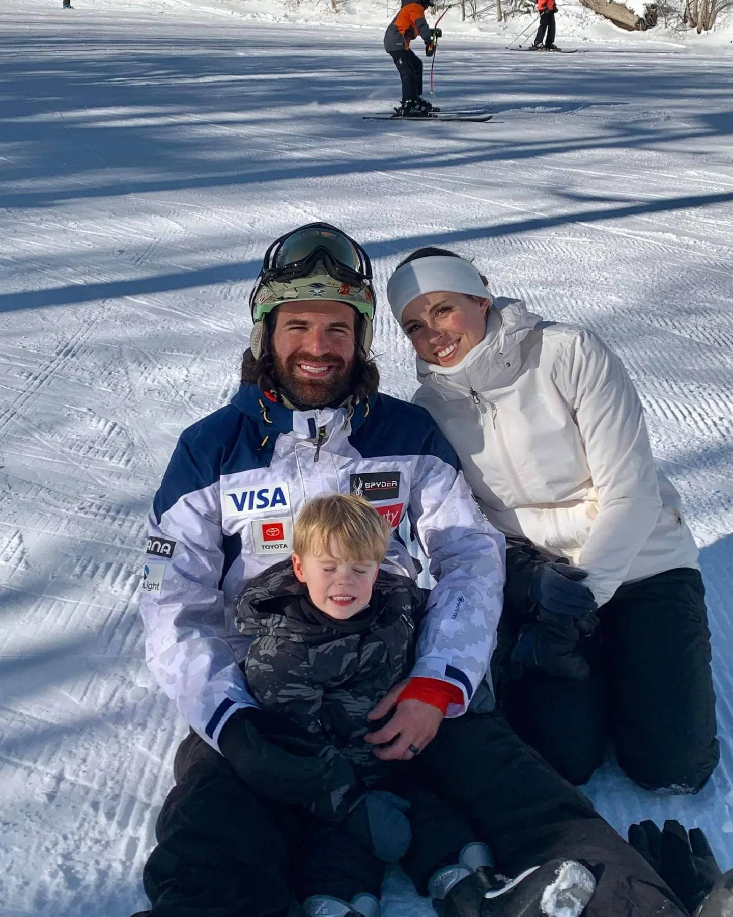 Corey Lajoie, snow family, ski gear, HD Phone Wallpaper
