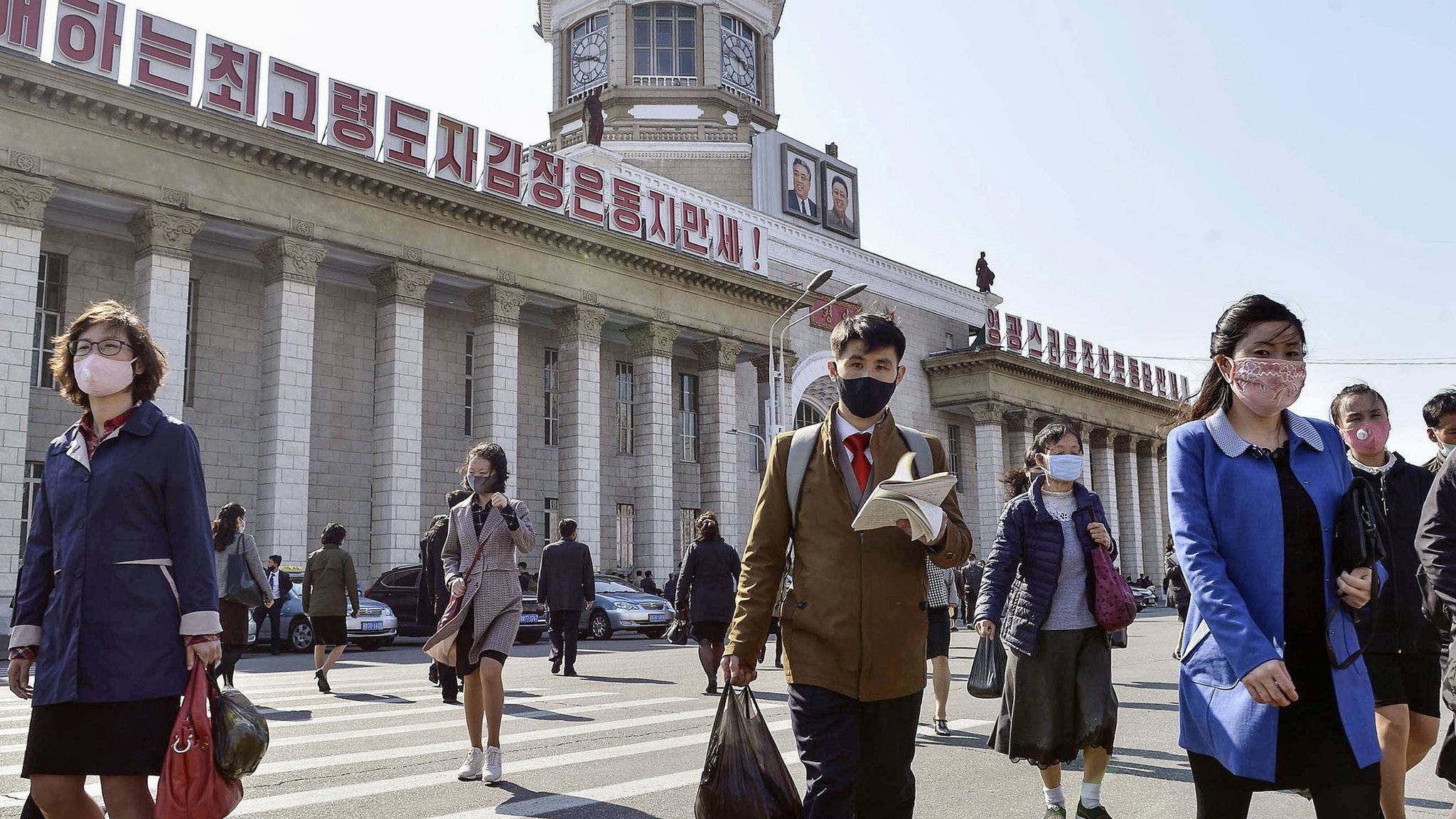 Pandemic Life, face mask, street, Full HD Desktop Wallpaper