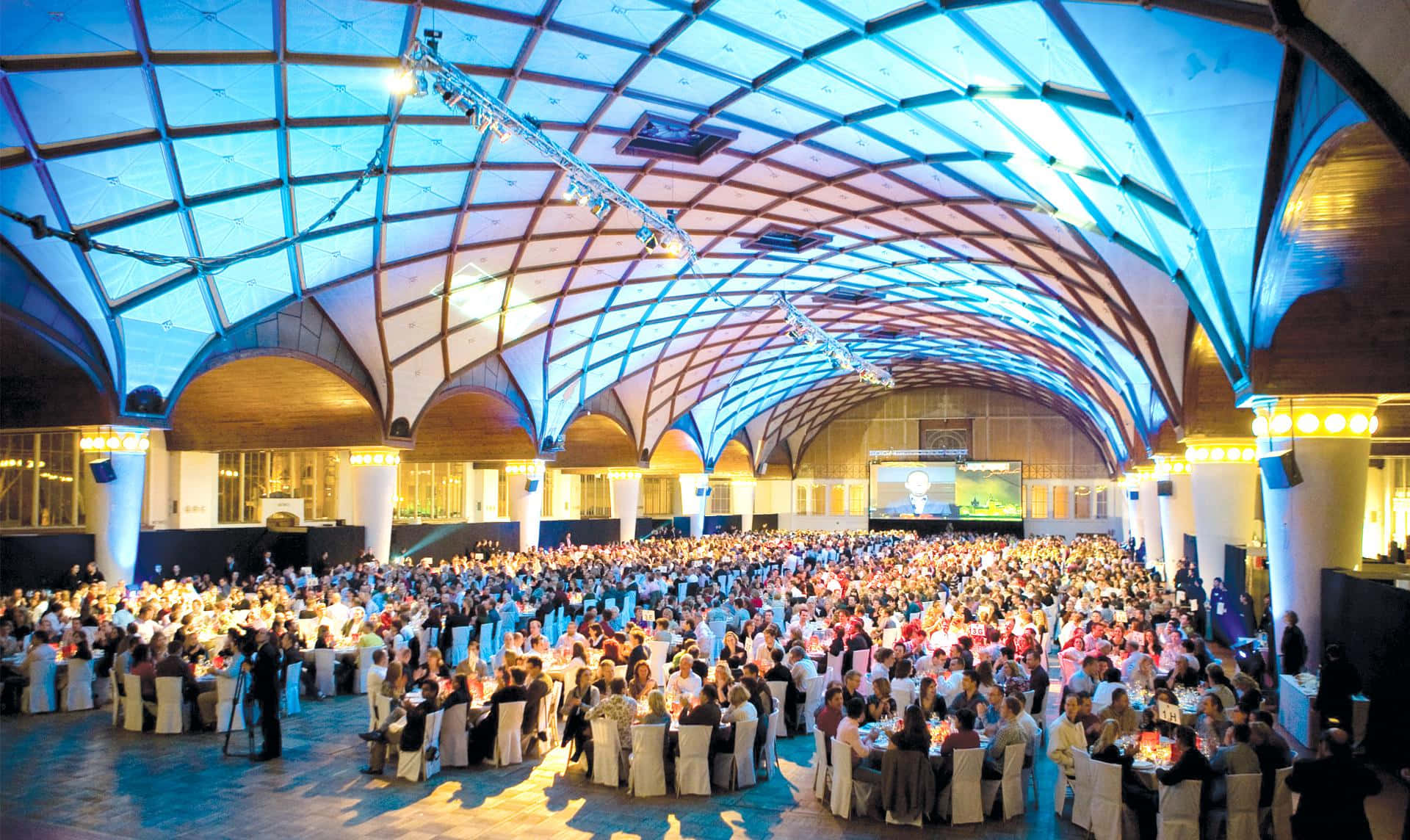Corporate Event, banquet hall, round tables, Full HD Desktop Wallpaper