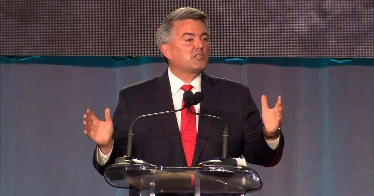 Cory Gardner, dark suit, red tie, SD Desktop Wallpaper