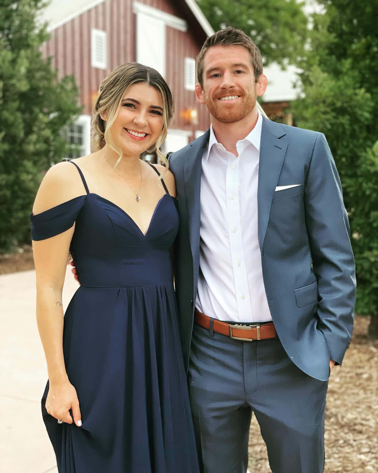 Cory Sandhagen, girlfriend, red barn, HD Phone Wallpaper