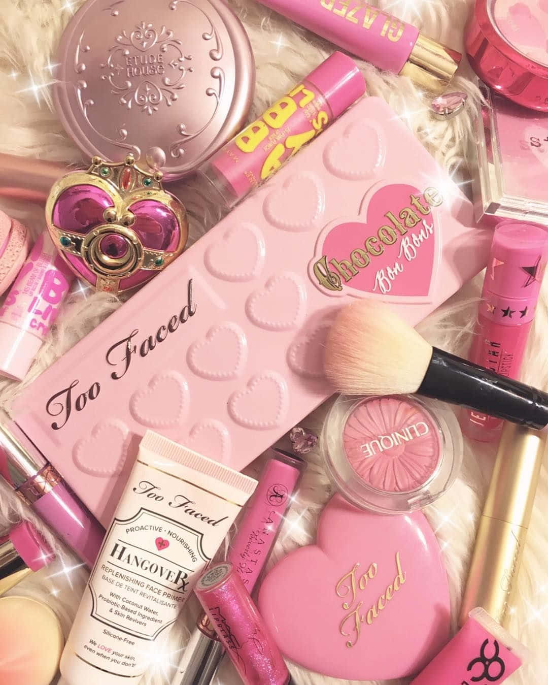 glittery pink makeup collection, fluffy white fur, heart-shaped palettes, HD Phone Wallpaper