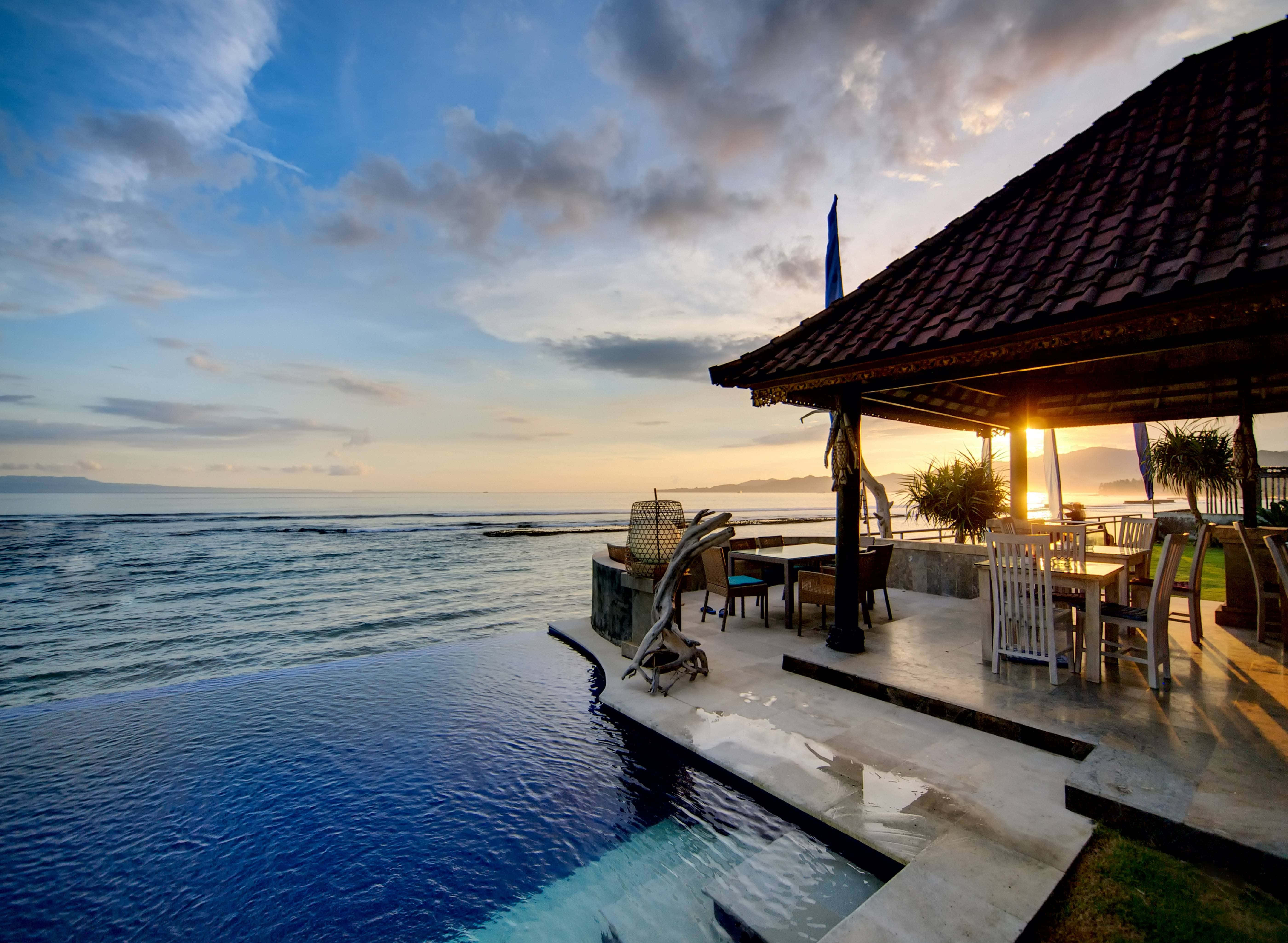 beachfront cottage, infinity pool, sunset, 5K Desktop Wallpaper