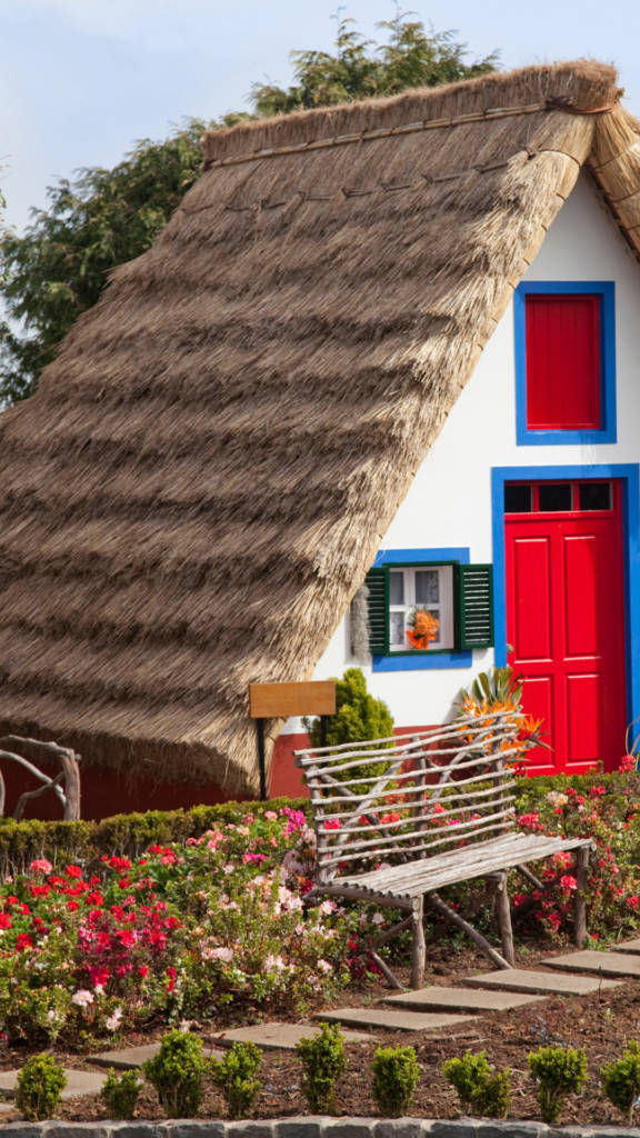 white cottage, thatched roof, bold red door, SD Phone Wallpaper