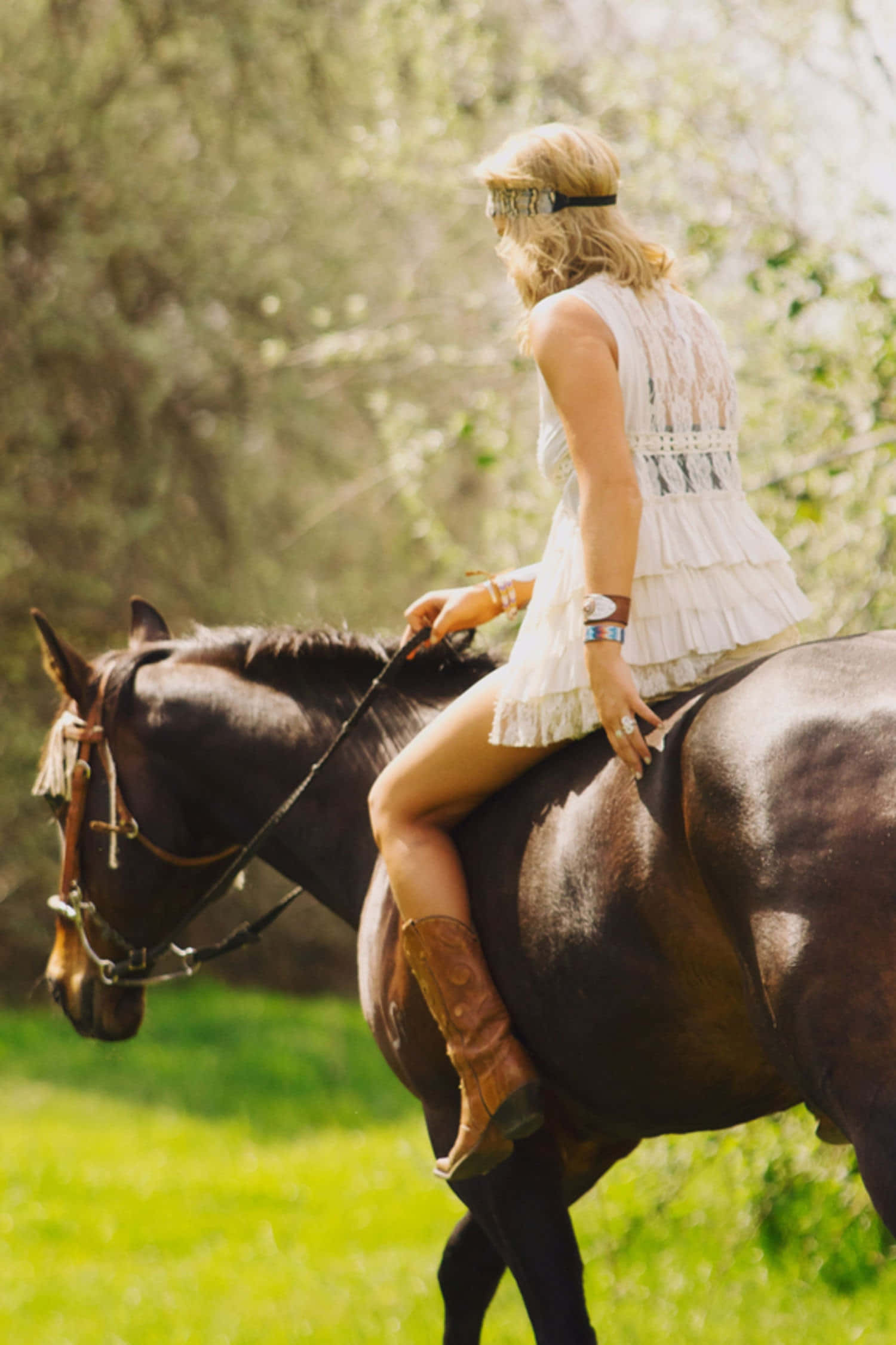 white fringed dress, cowboy boots, dark horse, Full HD Phone Wallpaper