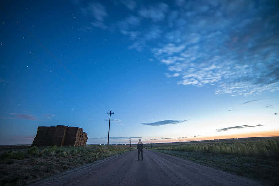 dirt road, starry twilight sky, scattered clouds, SD Desktop Wallpaper