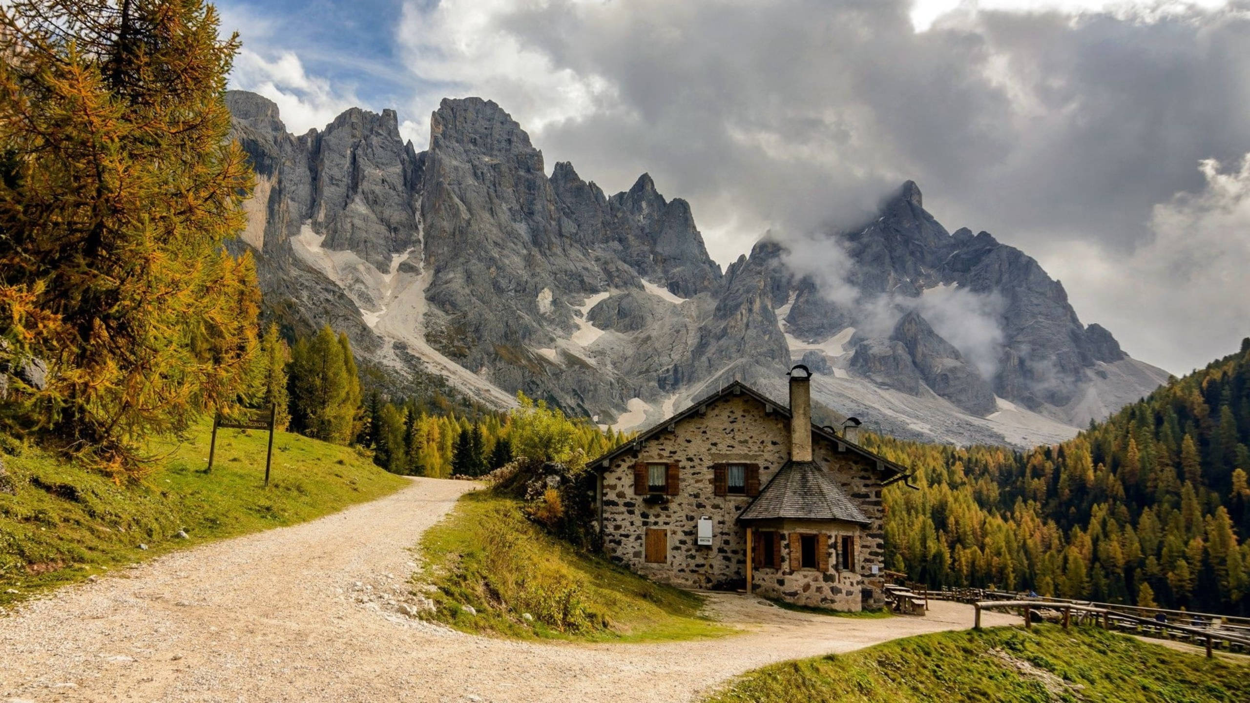country summer, stone house, mountains, 2K Desktop Wallpaper