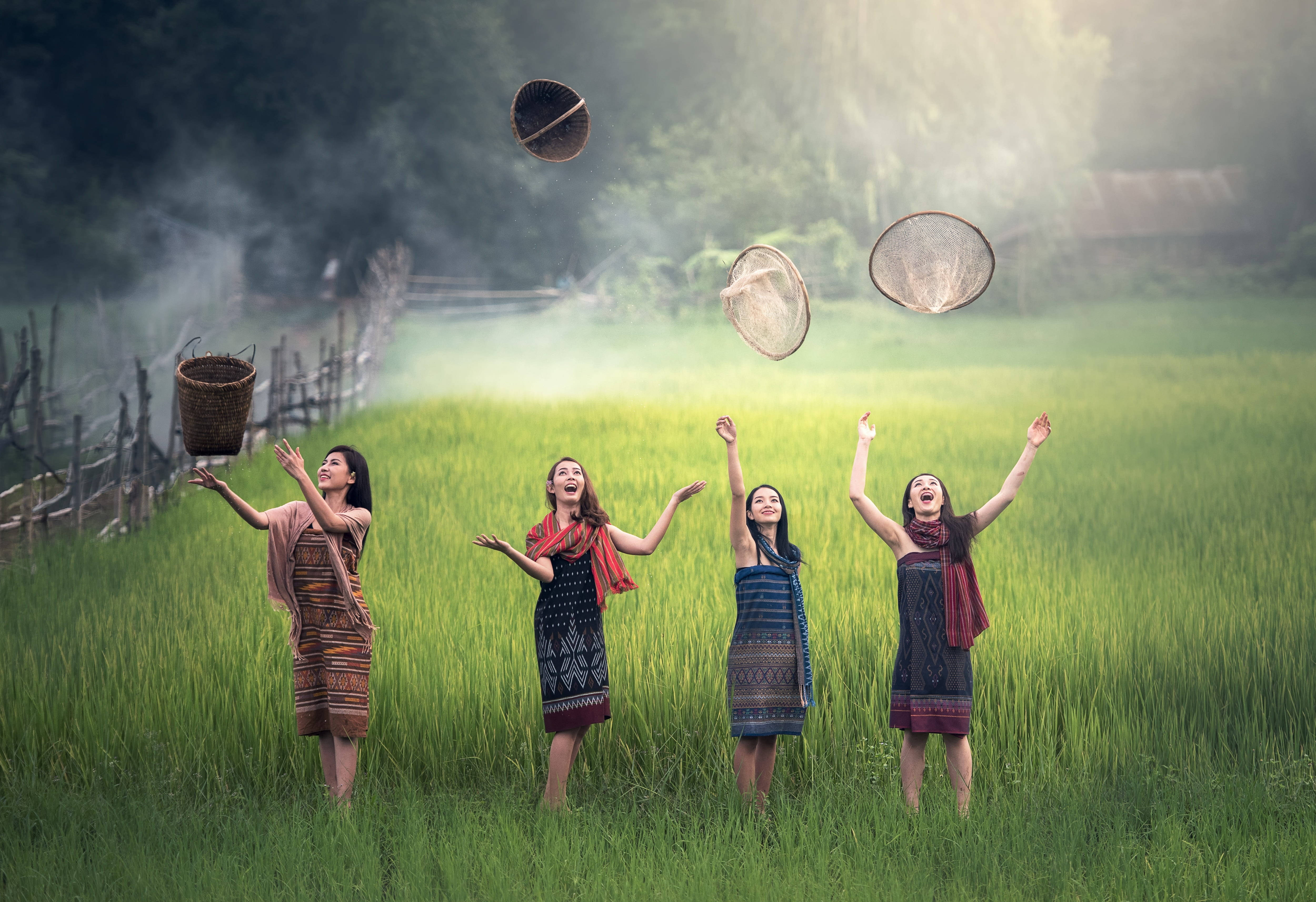 Country Summer, traditional attire, woven baskets, 4K Desktop Wallpaper