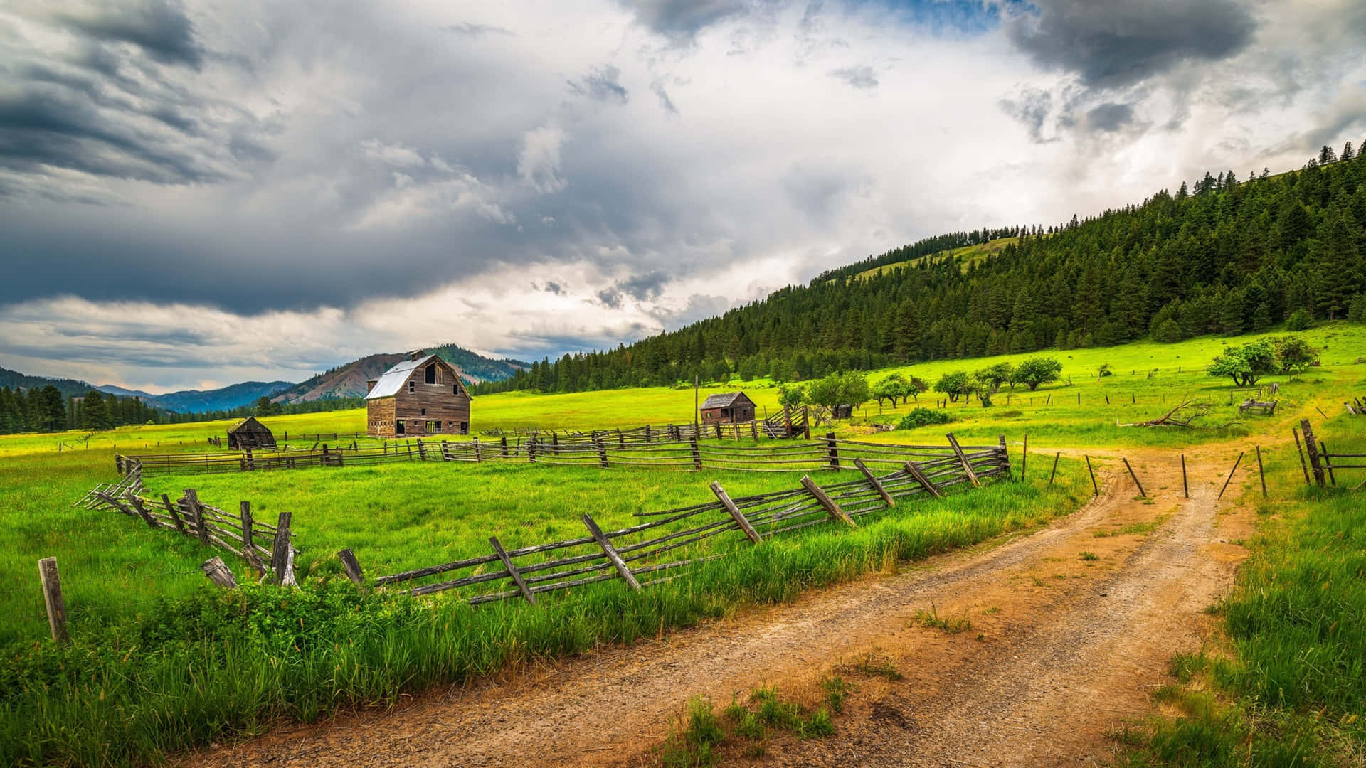 rustic wooden barn, vibrant green field, dramatic cloudy sky, Full HD Desktop Wallpaper