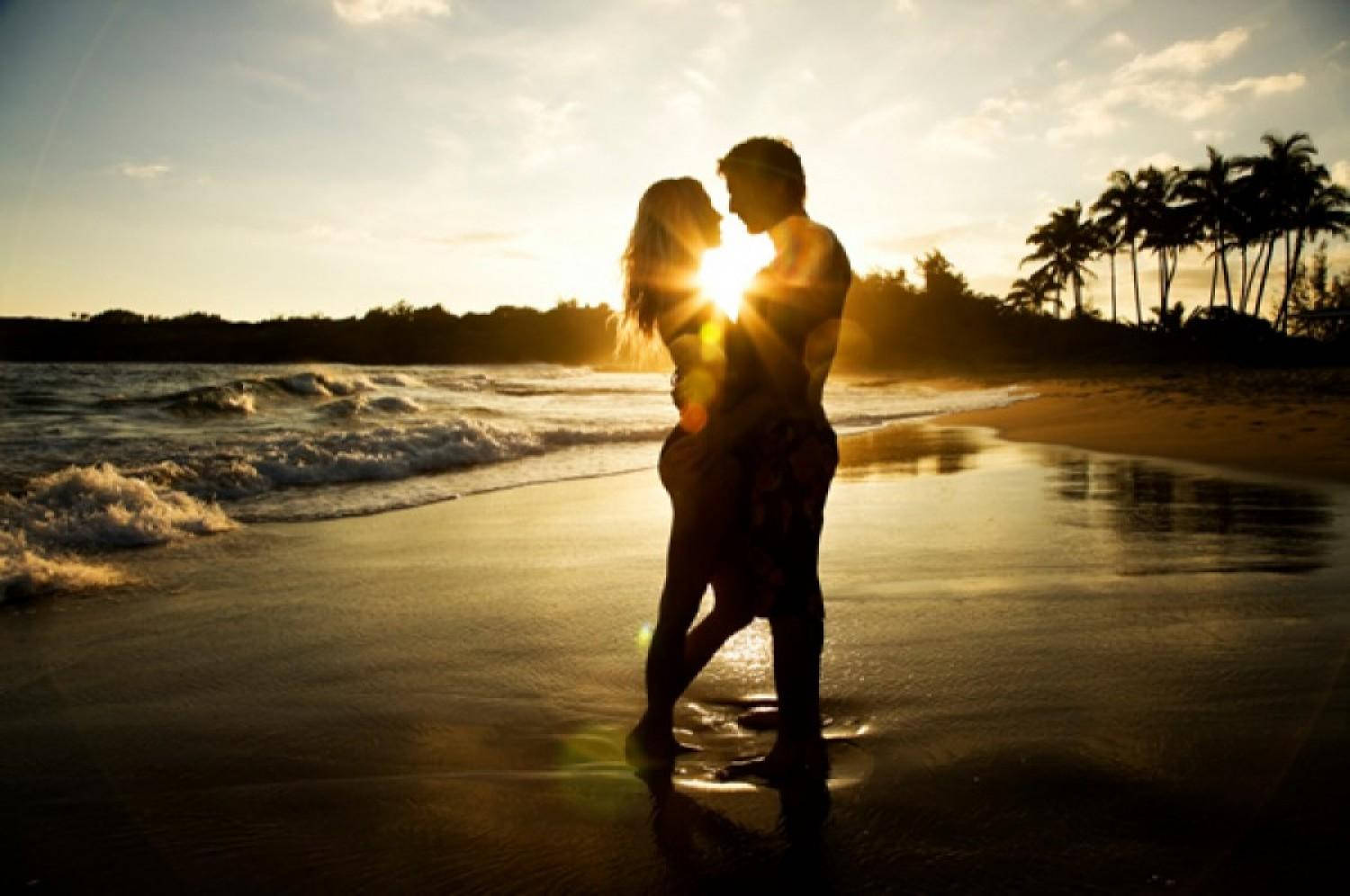 Unforgettable Moments: Love by the Seaside, golden sunset, wet beach, HD Desktop Wallpaper