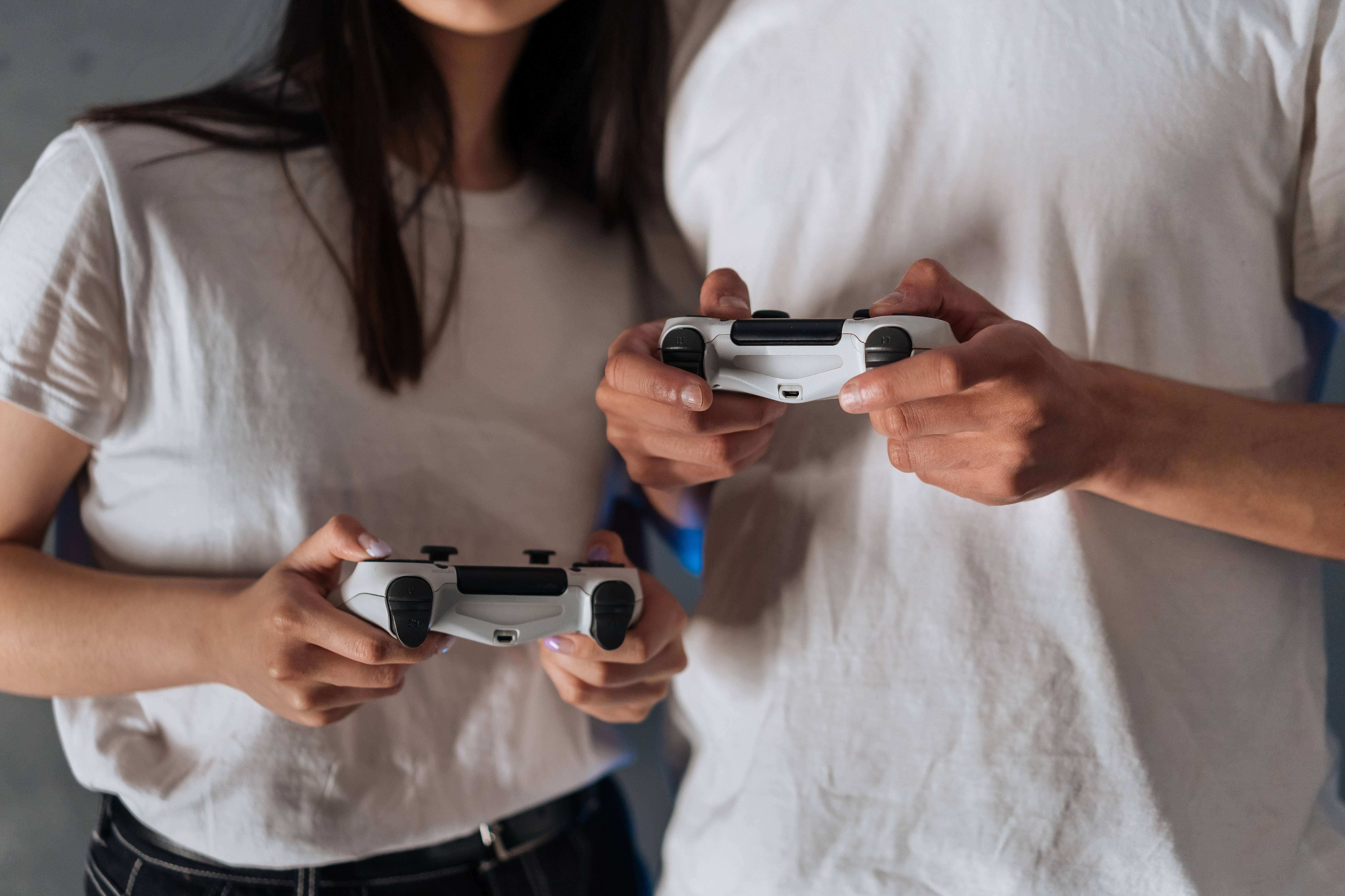 Couple Hands, gaming controllers, white t-shirts, 5K Desktop Wallpaper