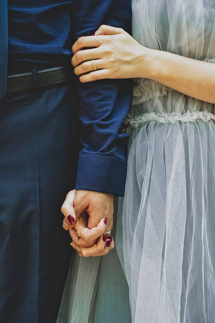 wedding rings, red nail polish, blue suit, HD Phone Wallpaper