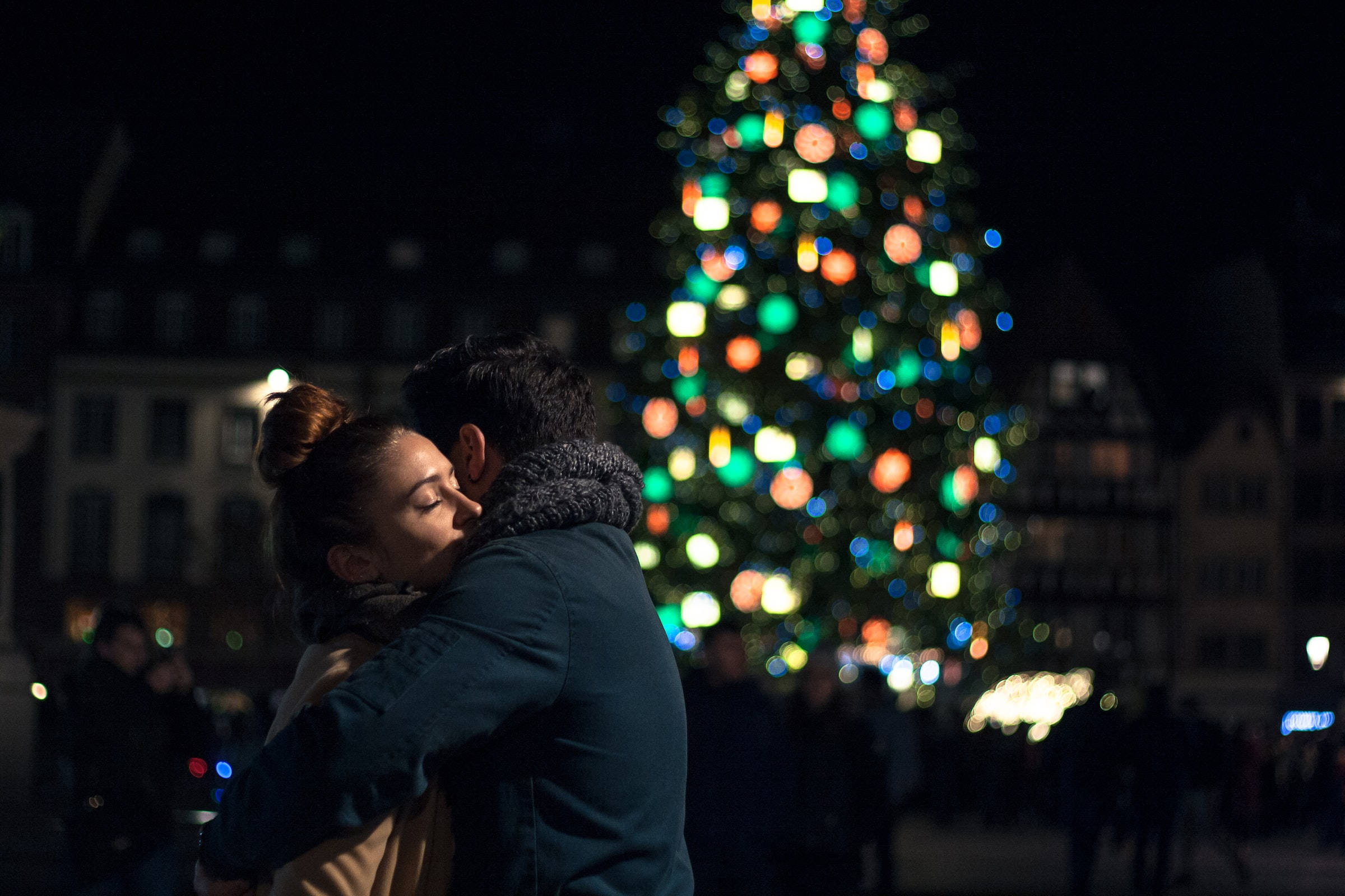 Christmas tree, night, bustling town square, Full HD Desktop Wallpaper