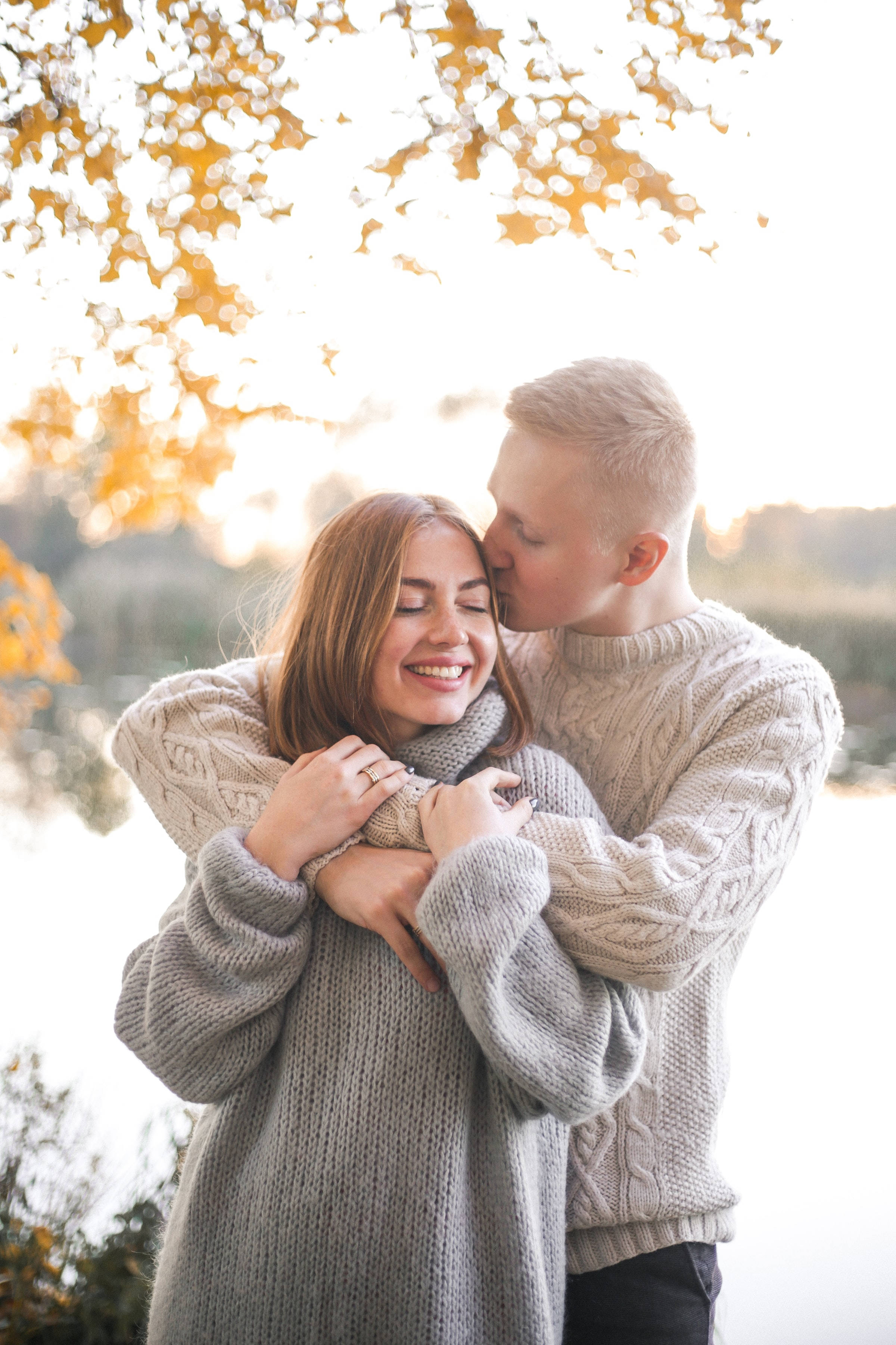 couple hugging, autumn, golden autumn leaves, 2K Phone Wallpaper