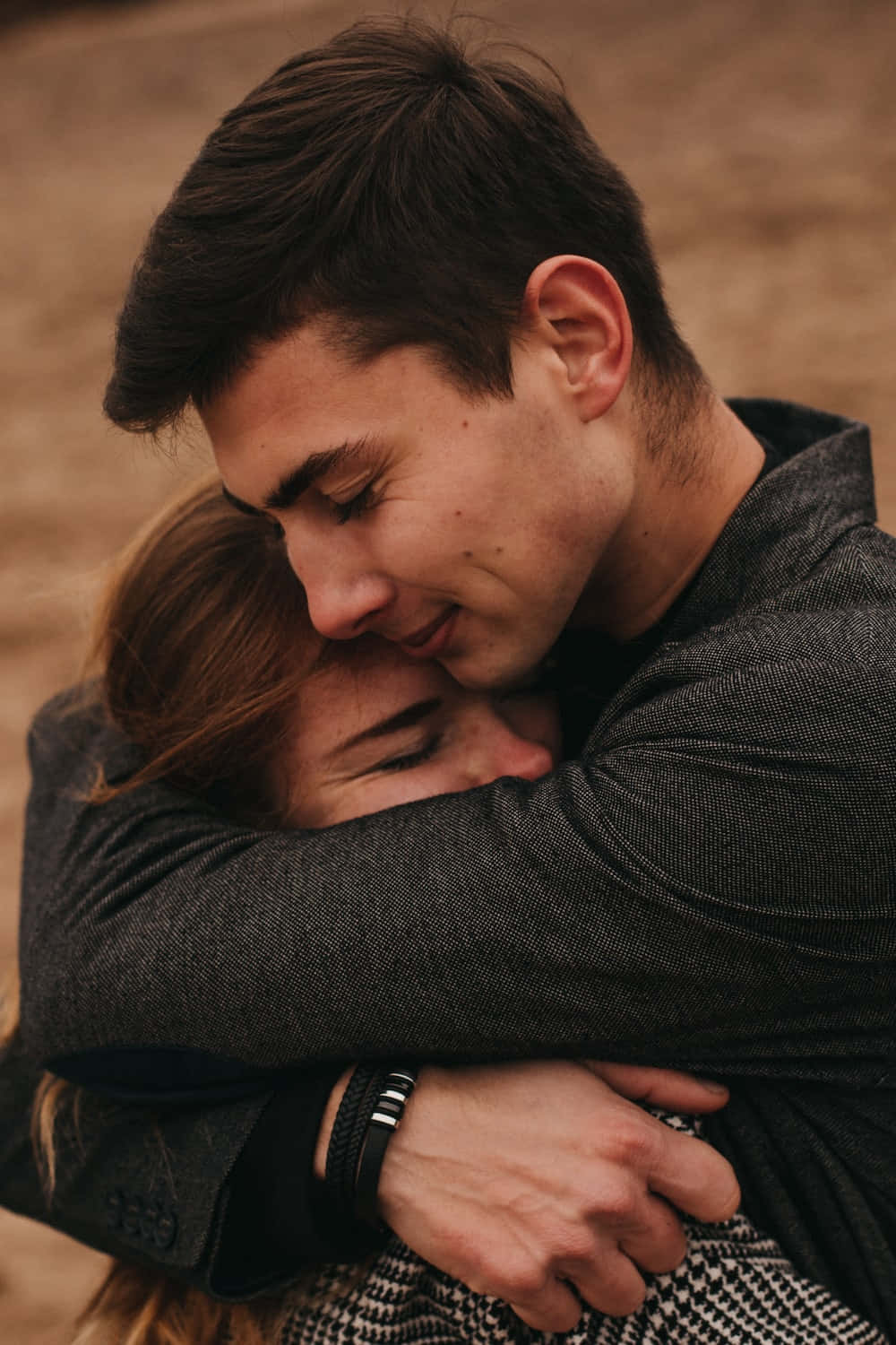 intimate embrace moment, man, woman, HD Phone Wallpaper