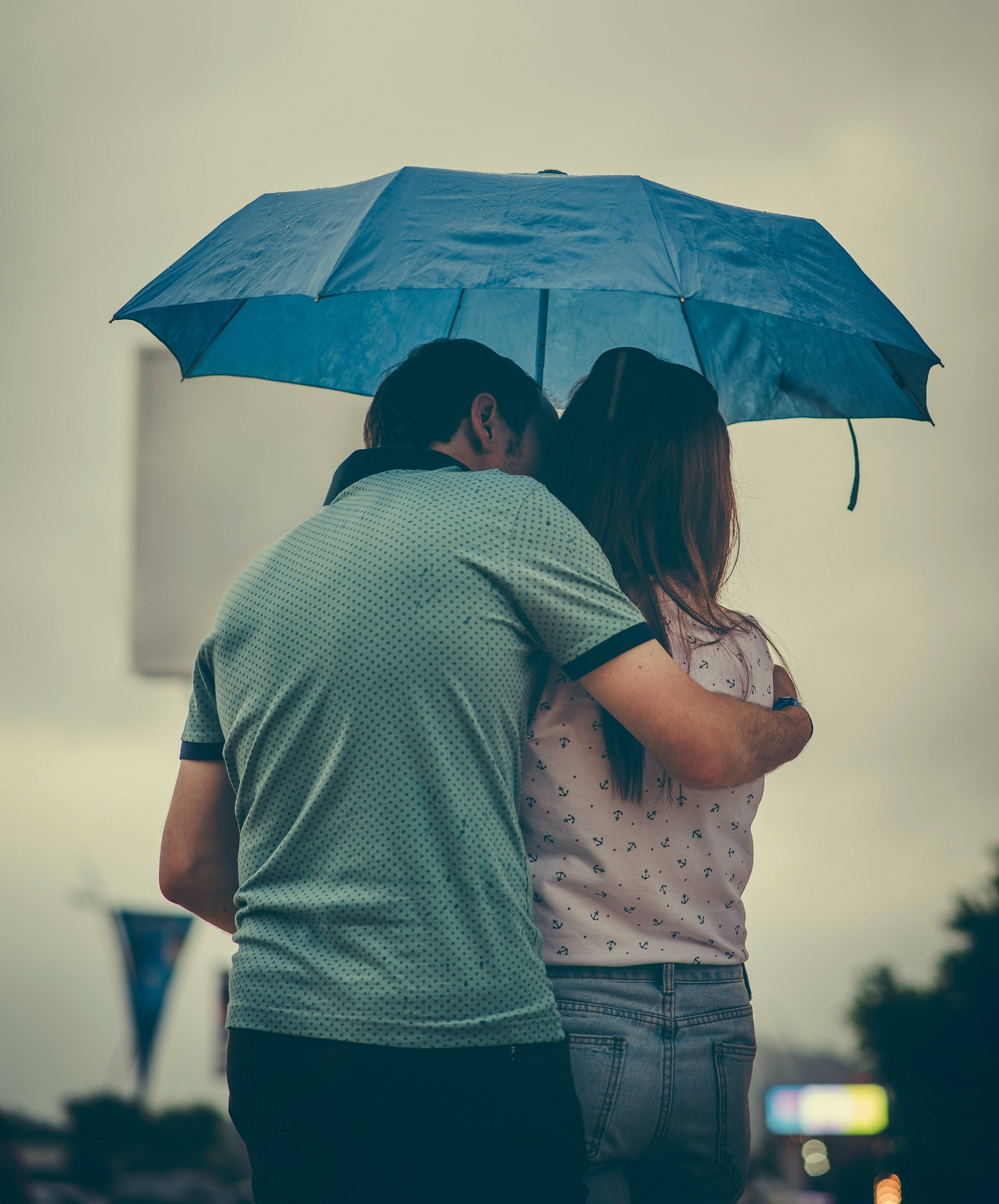 couple in love, blue umbrella, rain, 2K Phone Wallpaper