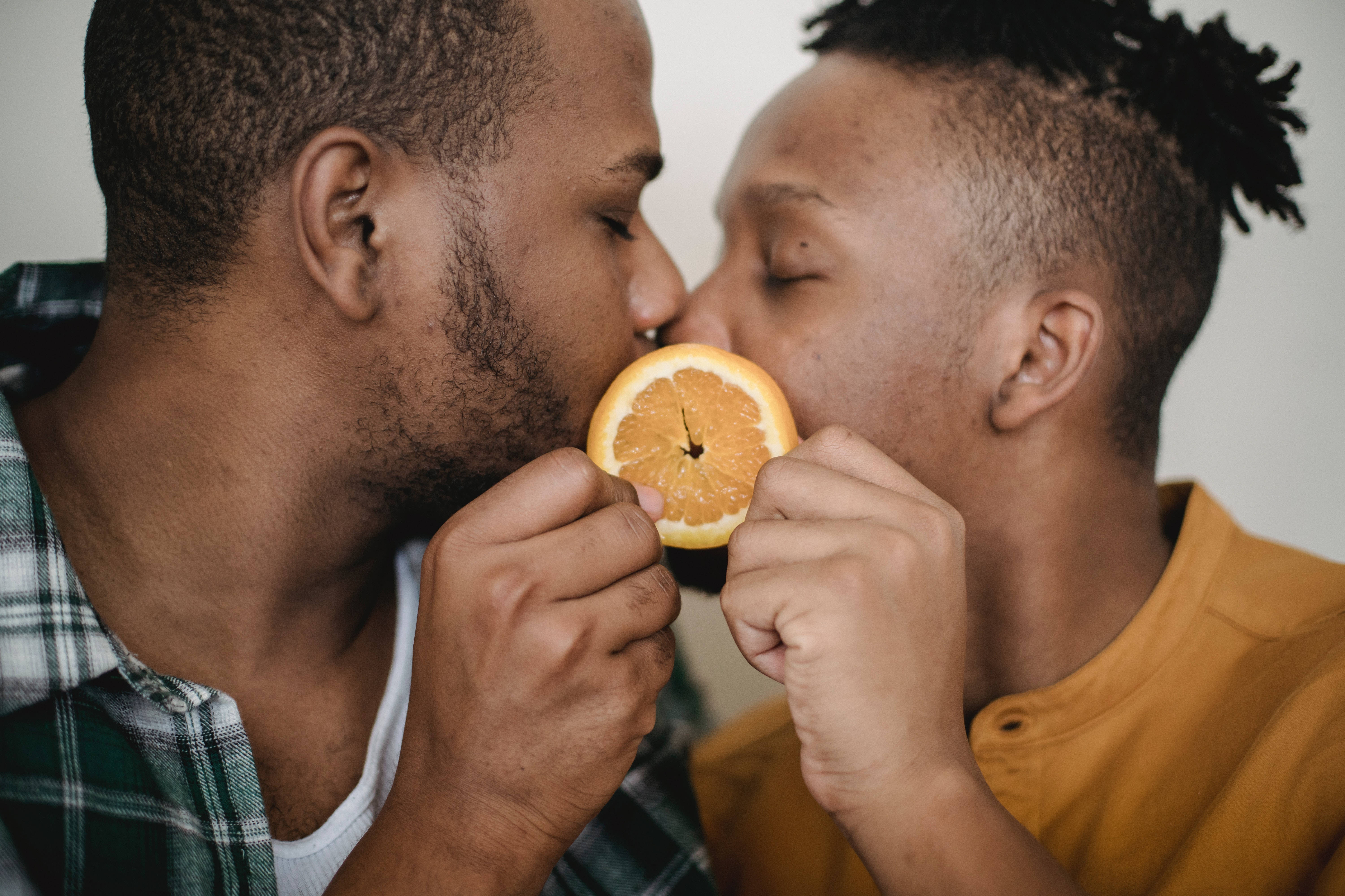 Couple In Love, orange slice, kissing, 5K Desktop Wallpaper