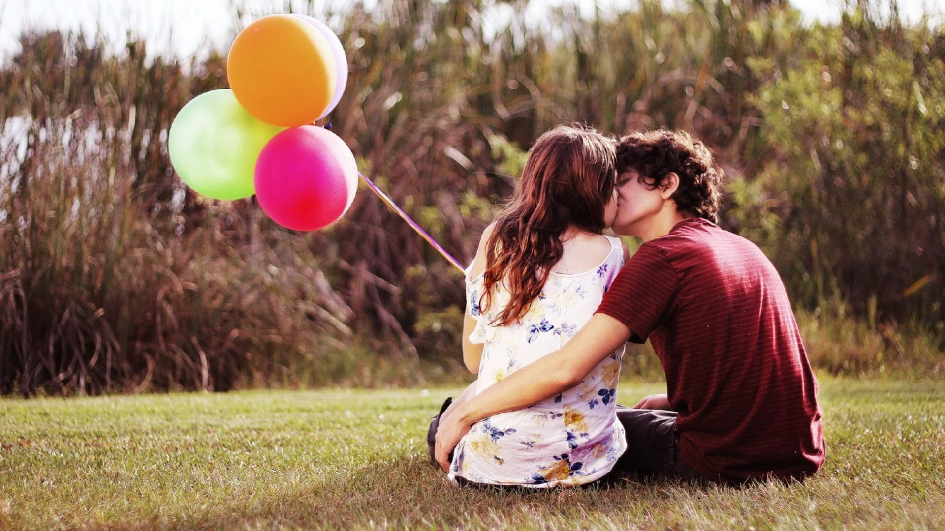 boyfriend and girlfriend, kisses, colorful balloons, Full HD Desktop Wallpaper
