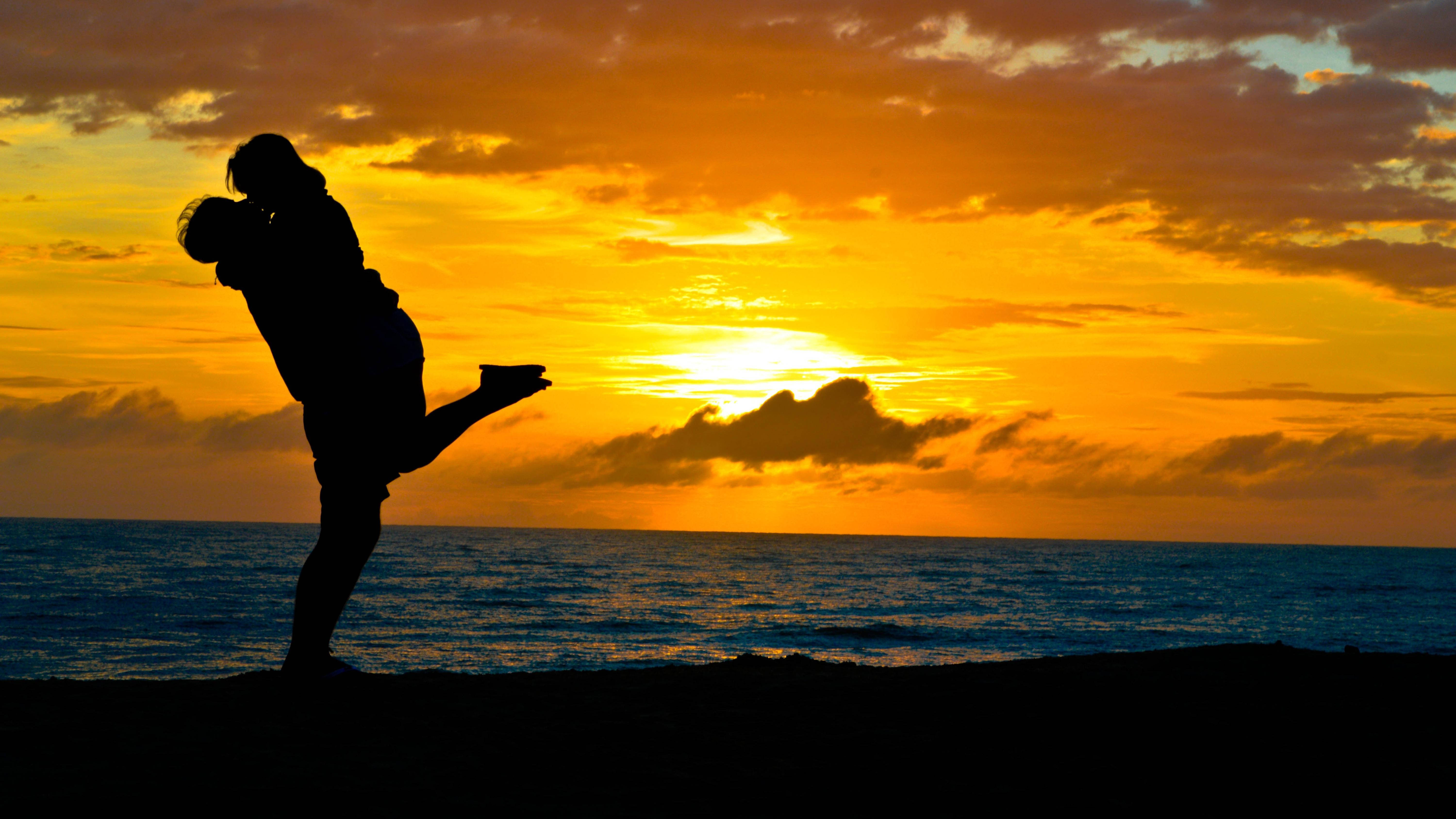 couple, tropical beach, sunset, 5K Desktop Wallpaper