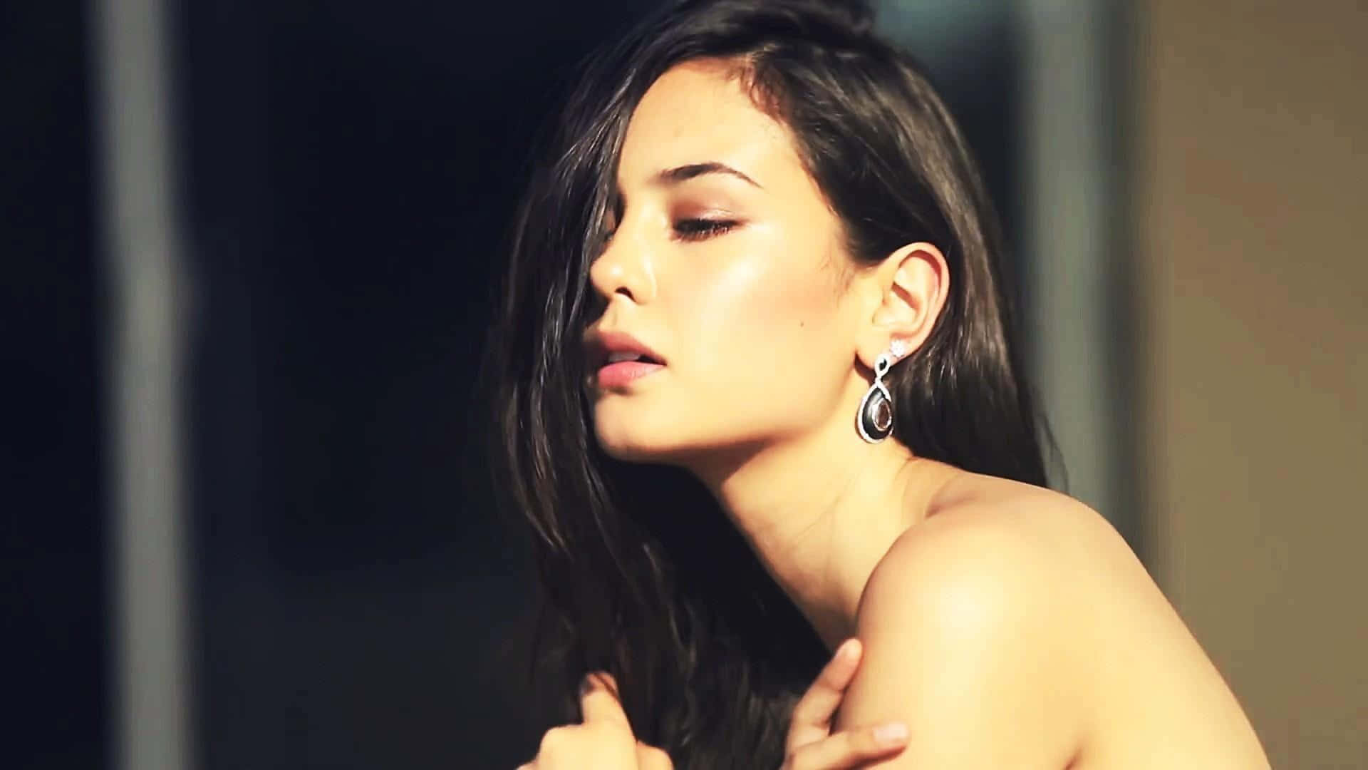 Courtney Eaton, dark hair, elegant earrings, Full HD Desktop Wallpaper