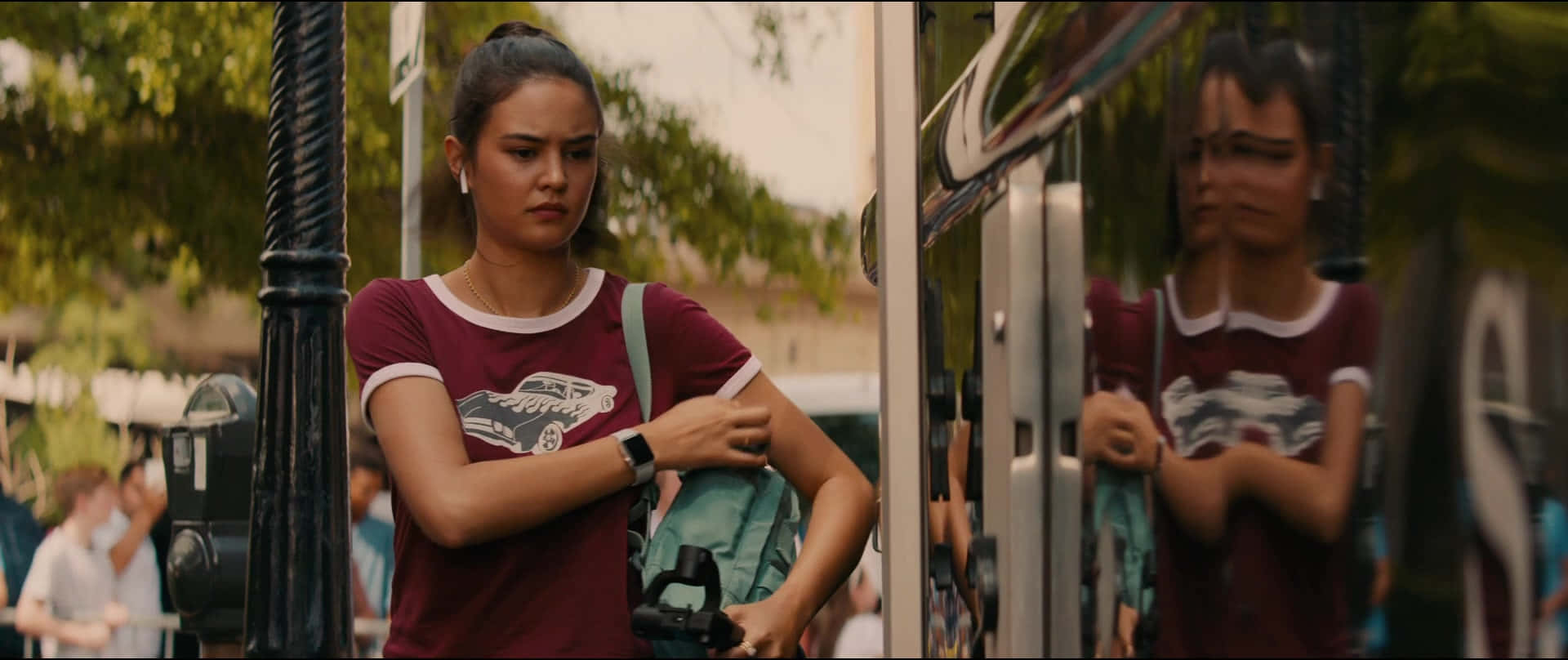 Courtney Eaton, maroon tshirt, teal backpack, Full HD Desktop Wallpaper