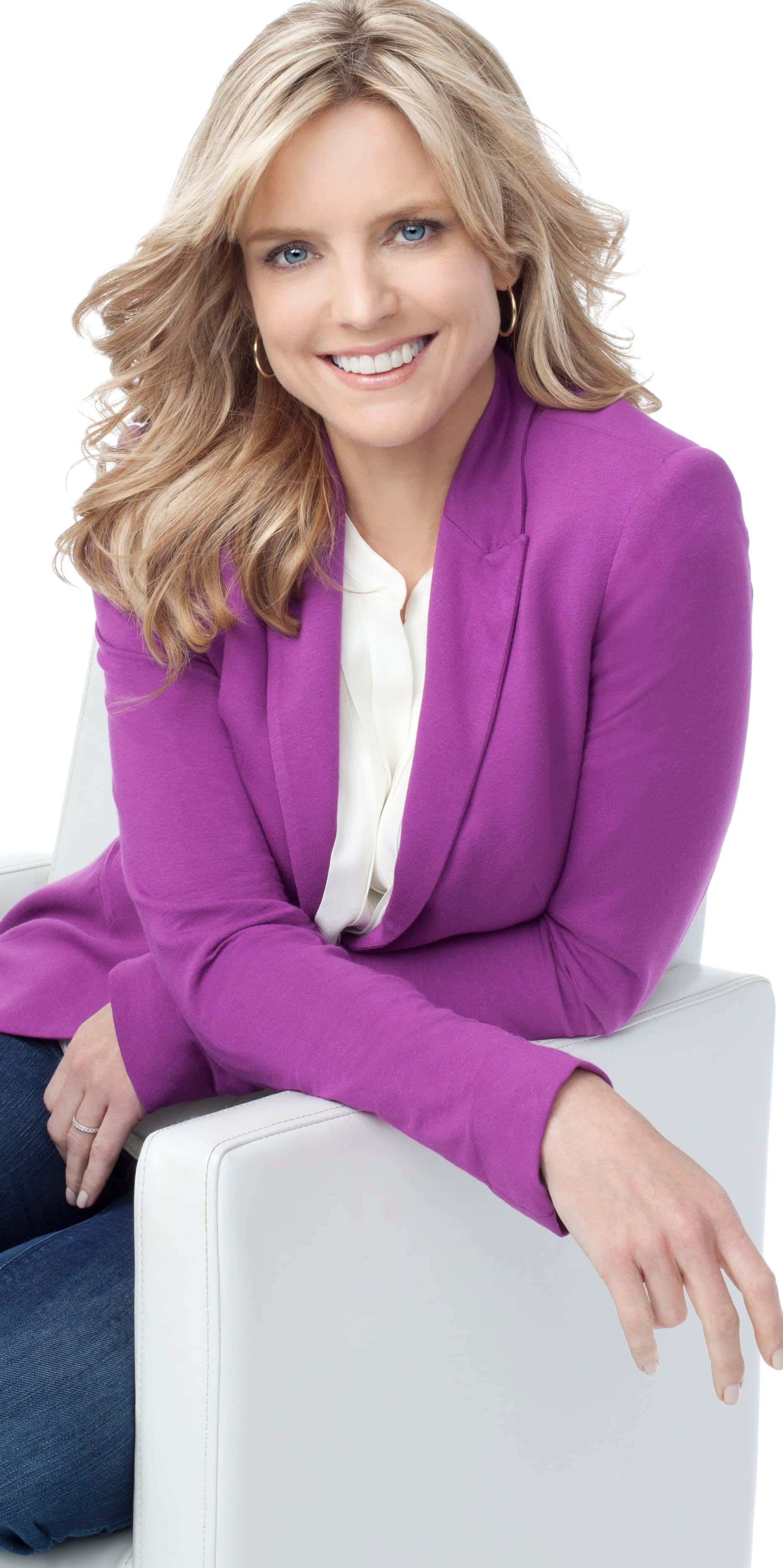 Courtney Thorne-Smith, vibrant purple blazer, white chair, 2K Phone Wallpaper