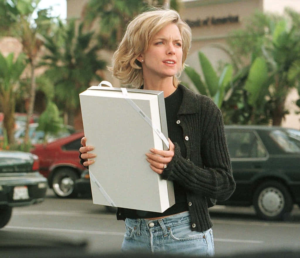 Courtney Thorne-Smith, black cardigan, jeans, SD Desktop Wallpaper