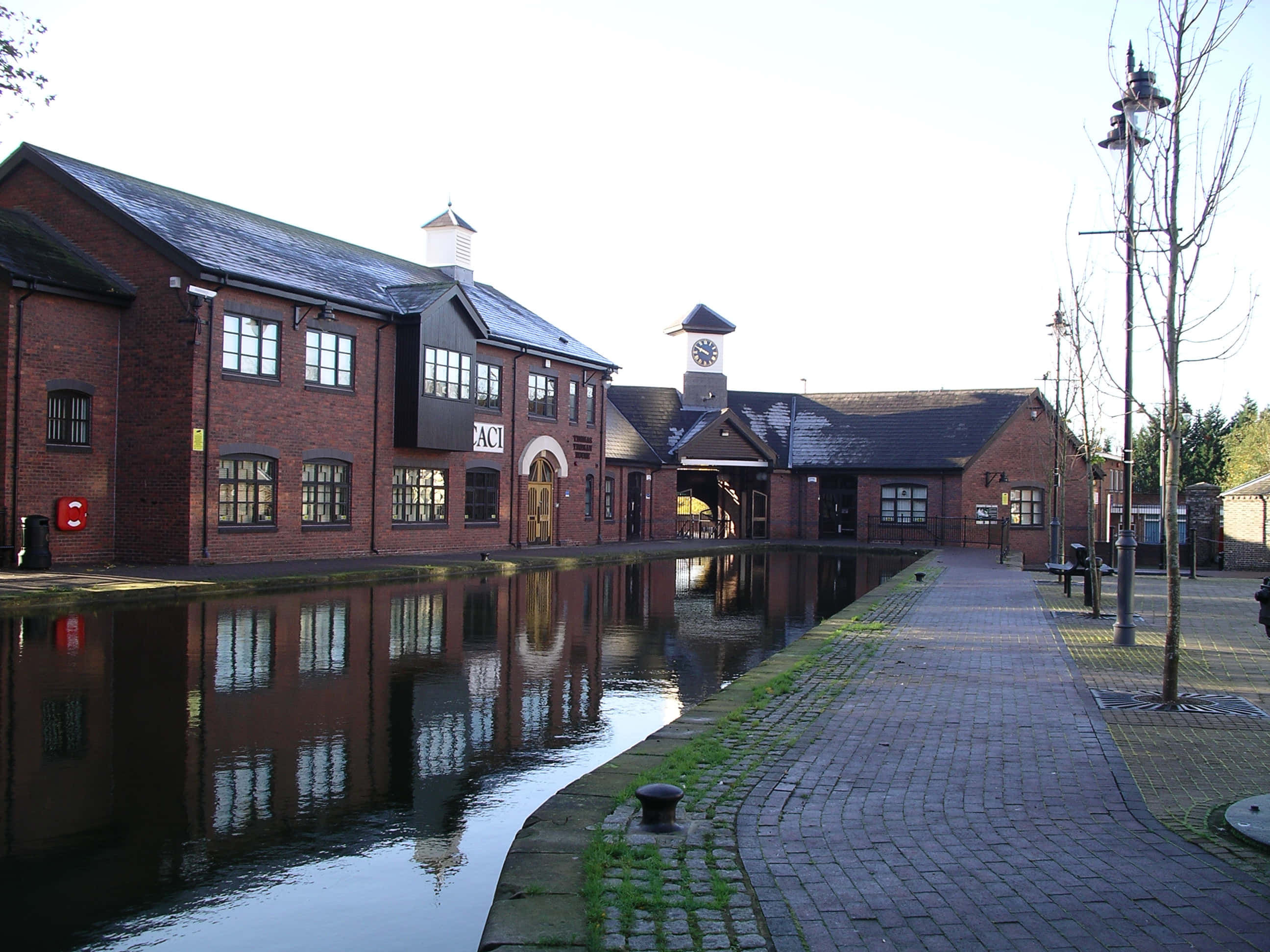Coventry, canal warehouses, red brick, 2K Desktop Wallpaper